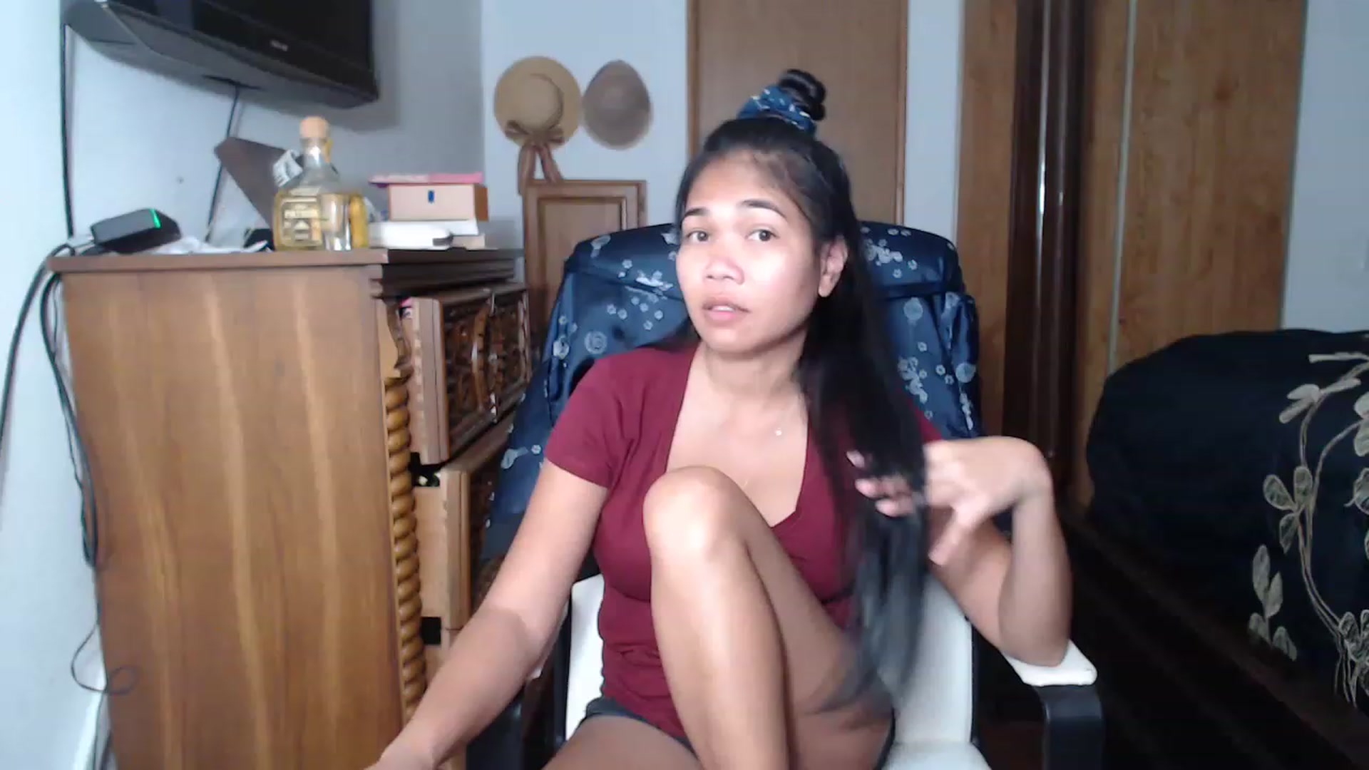 Gallery image thumbnail from Littlekai2023's myfreecams stream on, 05/12/2023, 22:37 image 2 of 20