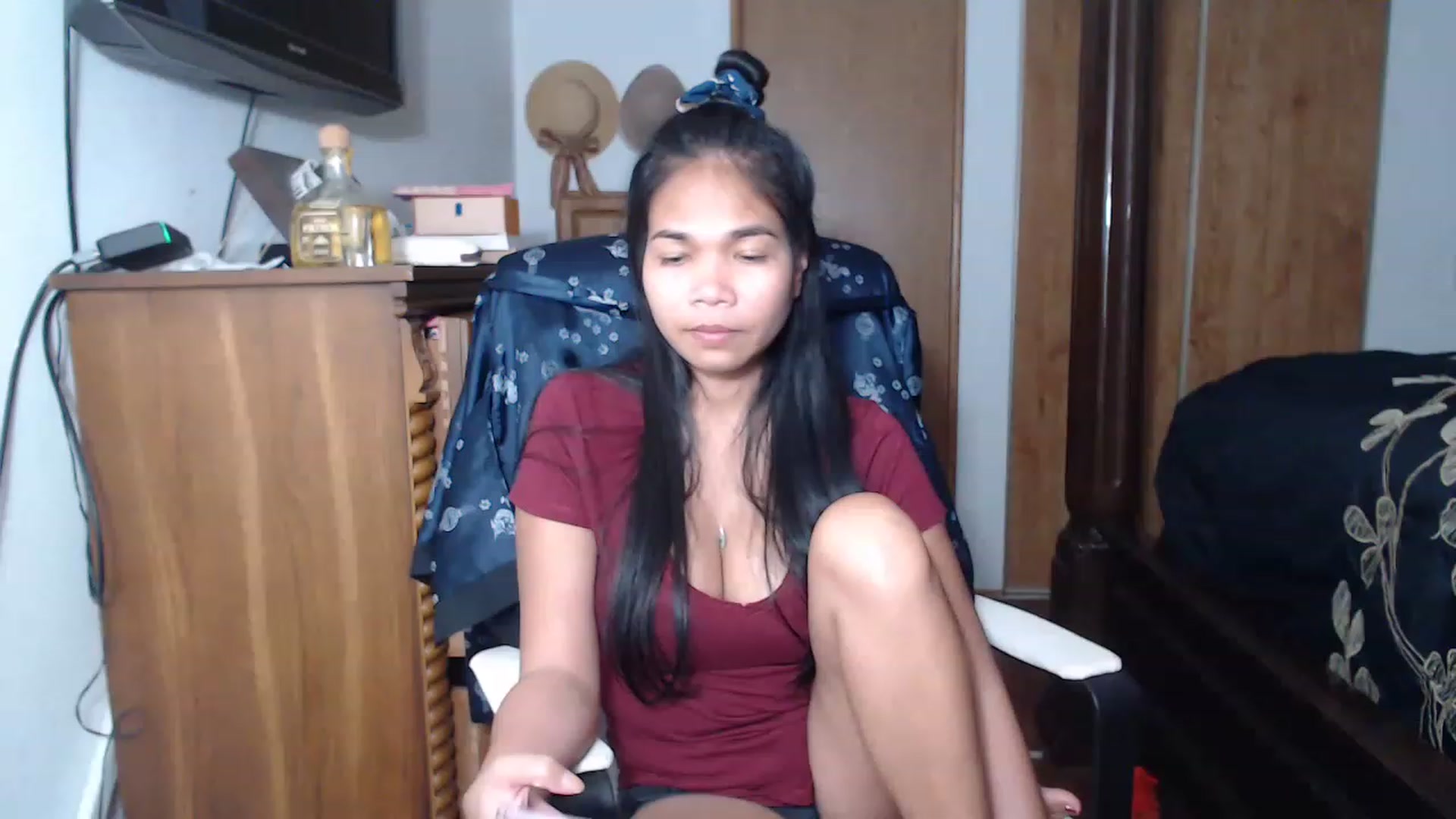 Gallery image thumbnail from Littlekai2023's myfreecams stream on, 05/12/2023, 22:37 image 13 of 20