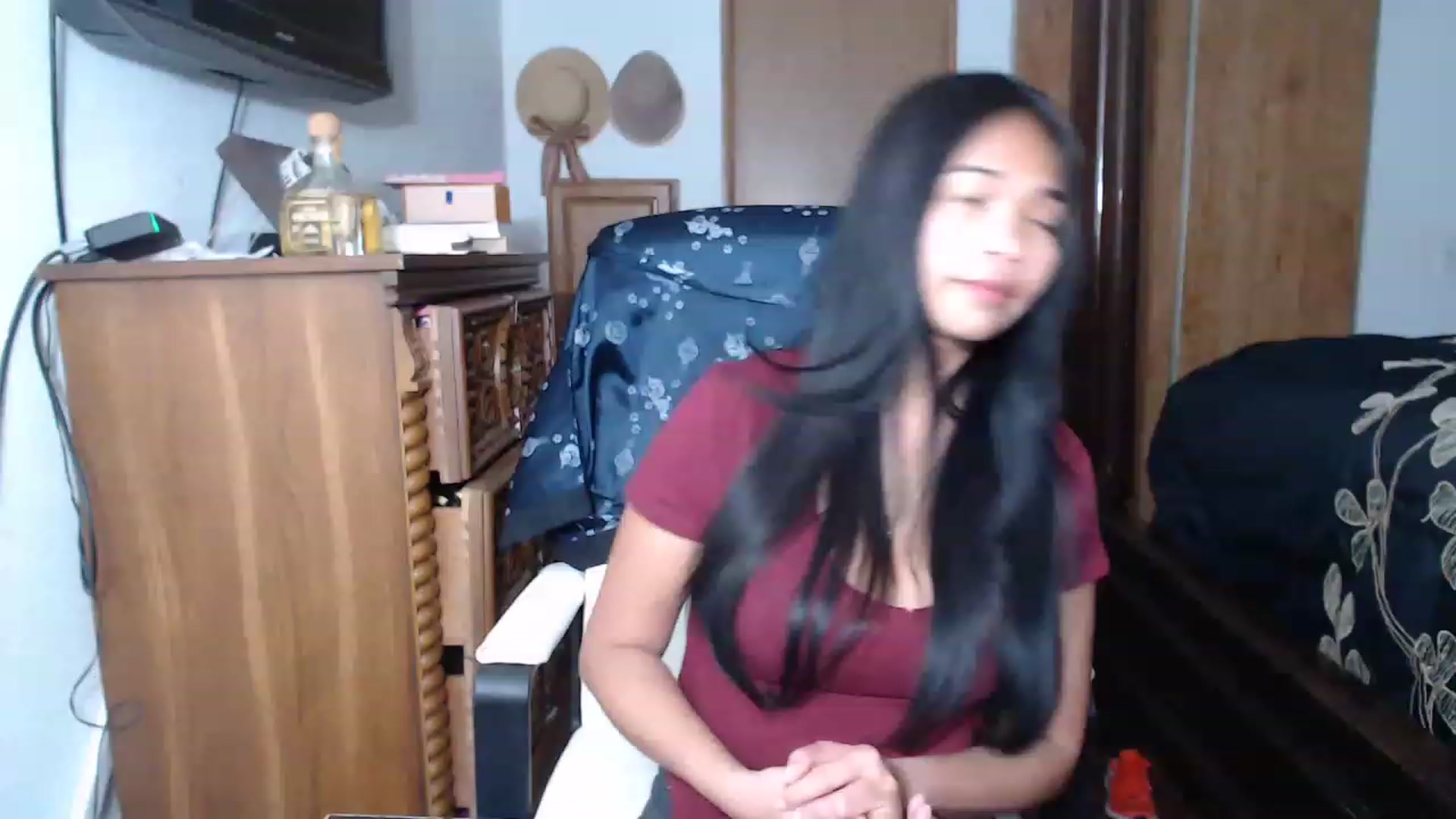 Gallery image thumbnail from Littlekai2023's myfreecams stream on, 05/13/2023, 24:29 image 7 of 20
