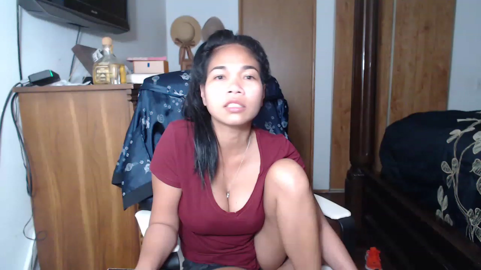 Gallery image thumbnail from Littlekai2023's myfreecams stream on, 05/13/2023, 24:29 image 14 of 20