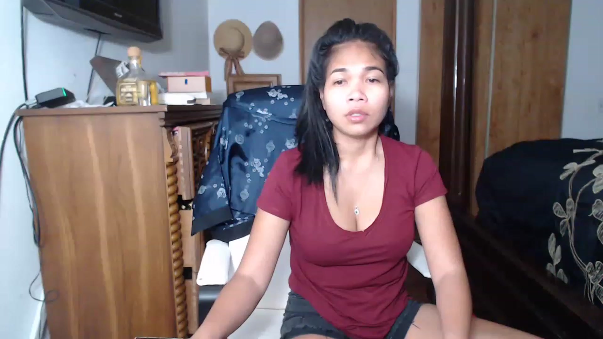 Gallery image thumbnail from Littlekai2023's myfreecams stream on, 05/13/2023, 24:29 image 11 of 20