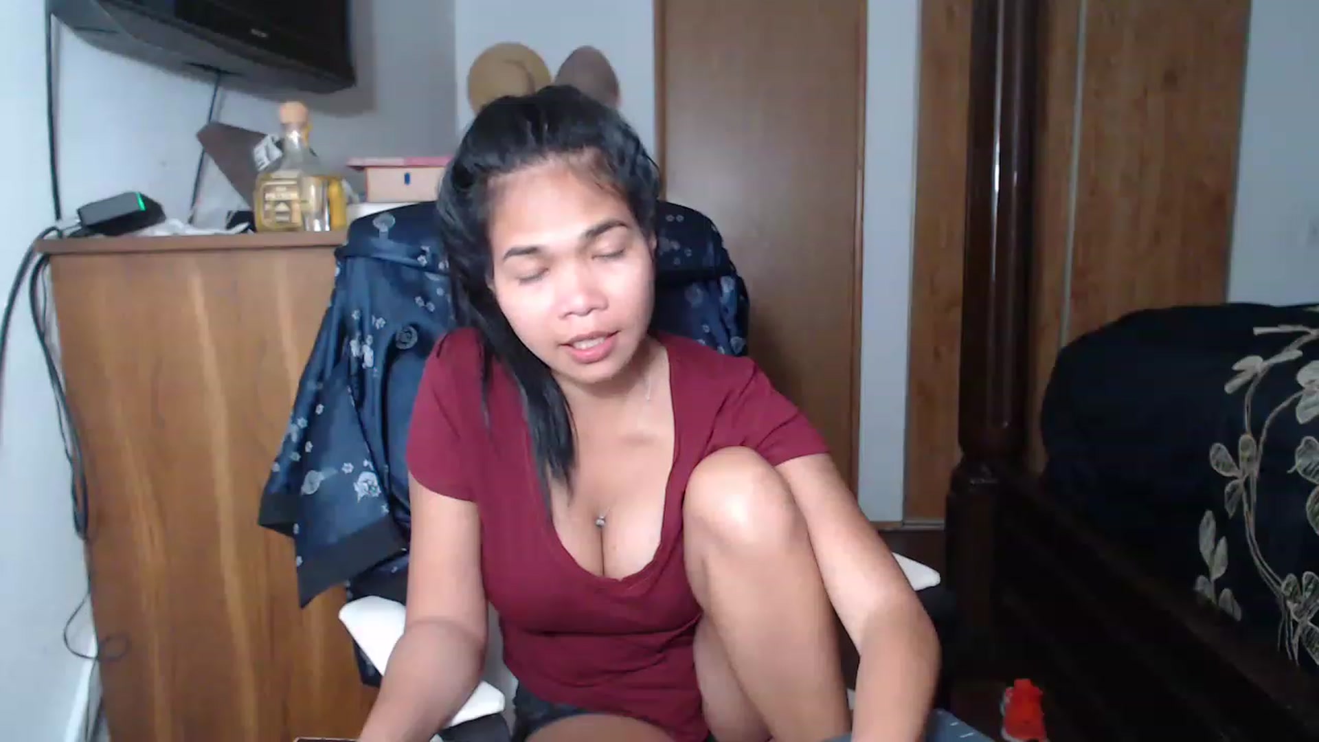 Gallery image thumbnail from Littlekai2023's myfreecams stream on, 05/13/2023, 24:29 image 19 of 20