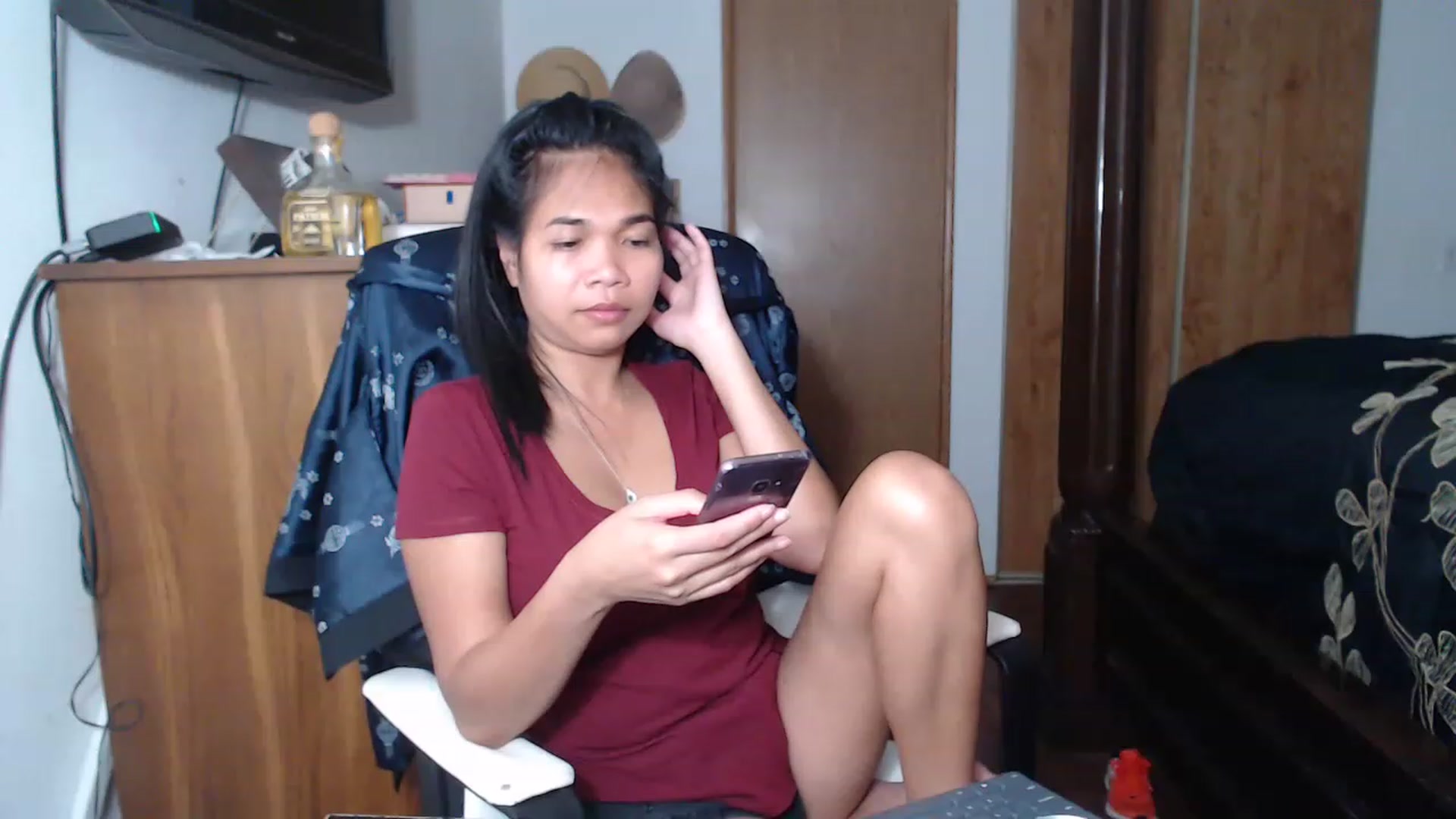 Gallery image thumbnail from Littlekai2023's myfreecams stream on, 05/13/2023, 24:29 image 16 of 20