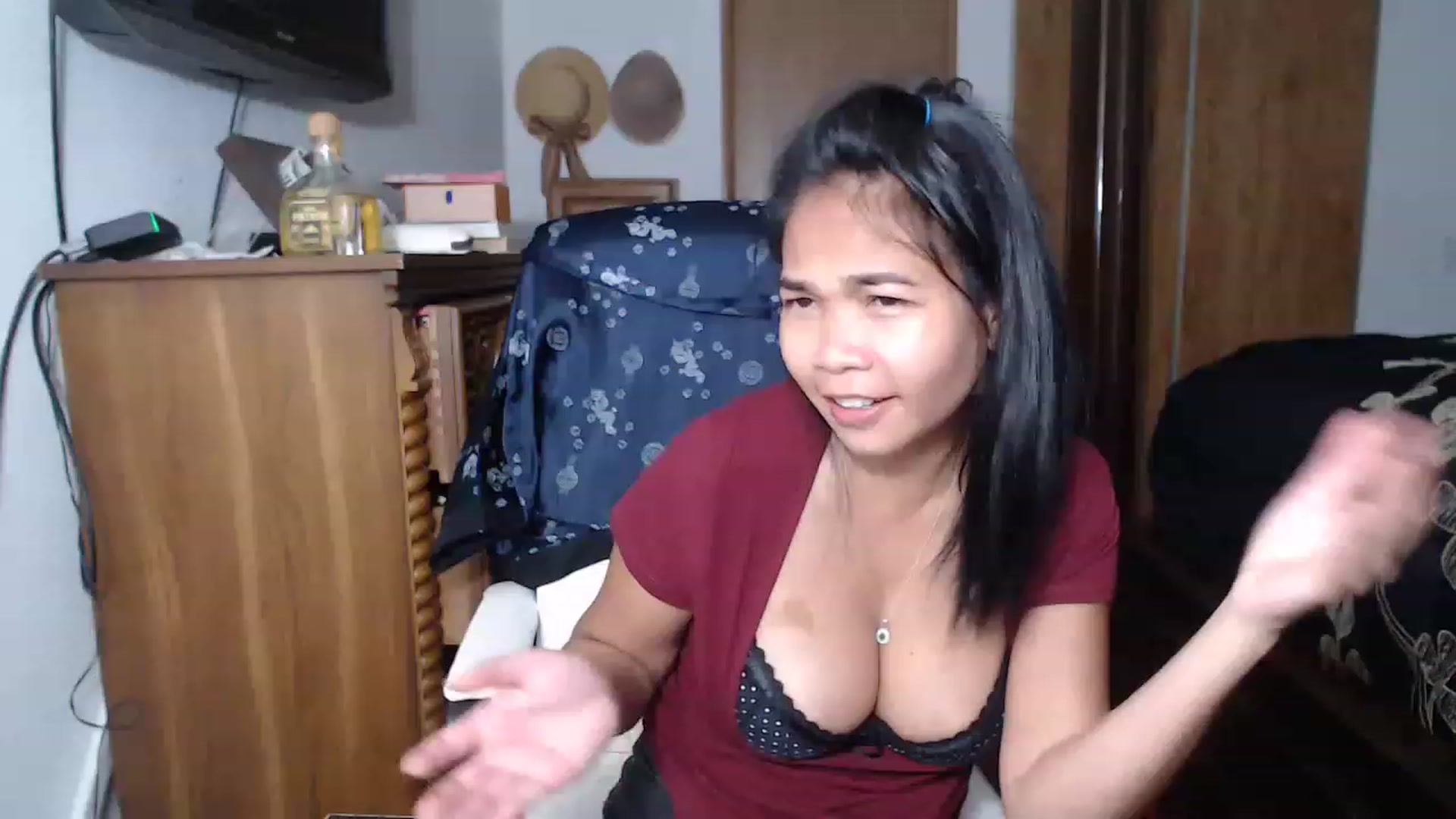 Gallery image thumbnail from Littlekai2023's myfreecams stream on, 05/13/2023, 01:52 image 11 of 20