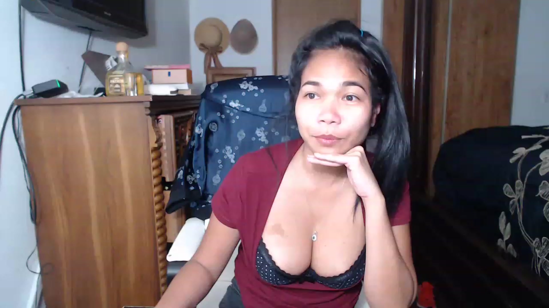 Gallery image thumbnail from Littlekai2023's myfreecams stream on, 05/13/2023, 01:52 image 4 of 20