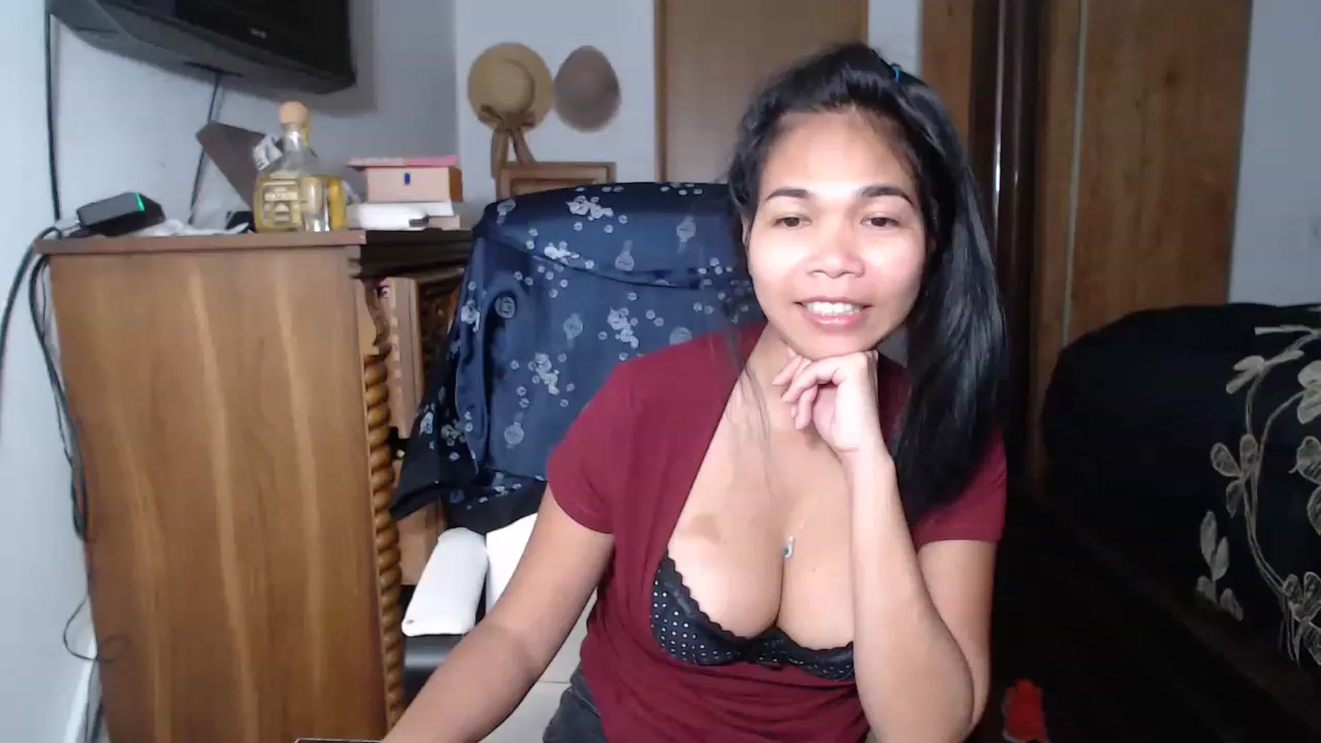 Gallery image thumbnail from Littlekai2023's myfreecams stream on, 05/13/2023, 01:52 image 10 of 20
