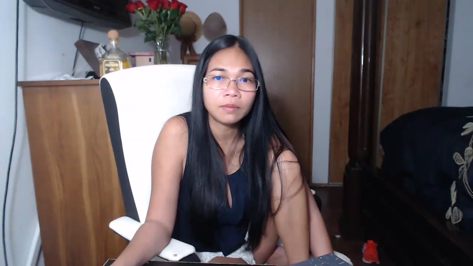 Gallery image thumbnail from Littlekai2023's myfreecams stream on, 05/13/2023, 22:46 image 10 of 20