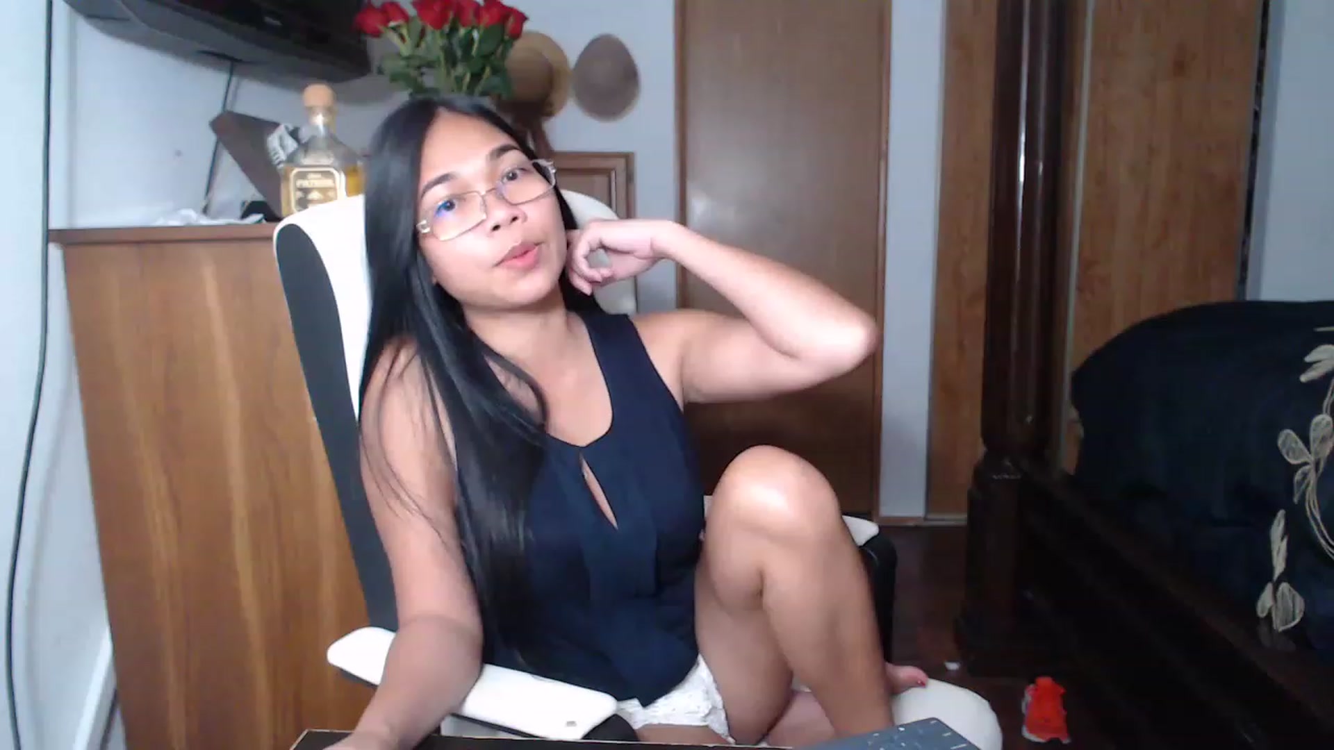 Gallery image thumbnail from Littlekai2023's myfreecams stream on, 05/13/2023, 22:46 image 5 of 20