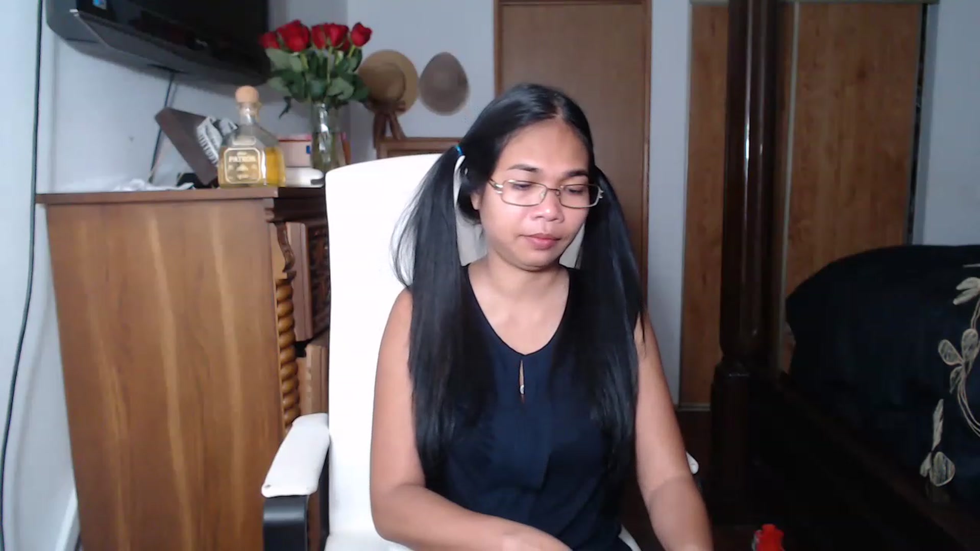 Gallery image thumbnail from Littlekai2023's myfreecams stream on, 05/14/2023, 24:32 image 13 of 20