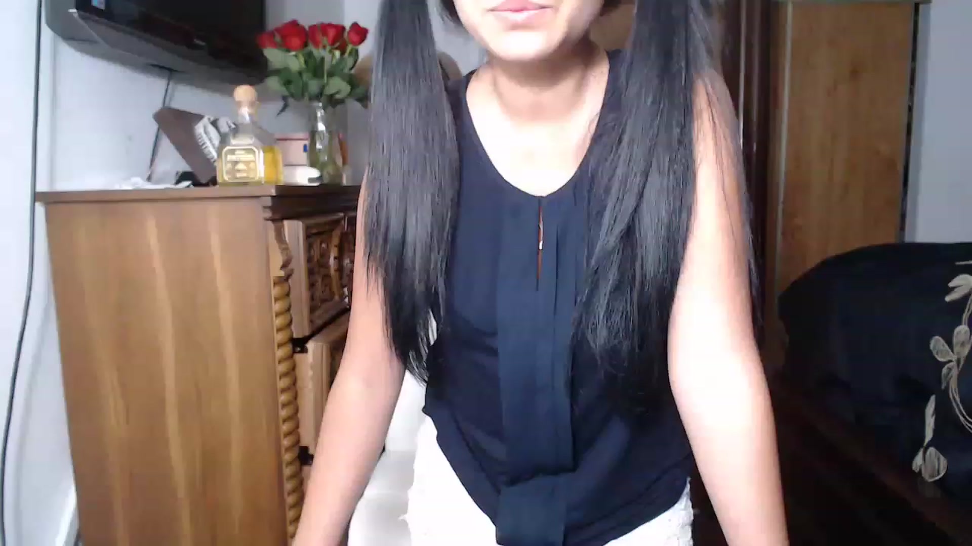 Gallery image thumbnail from Littlekai2023's myfreecams stream on, 05/14/2023, 24:32 image 9 of 20