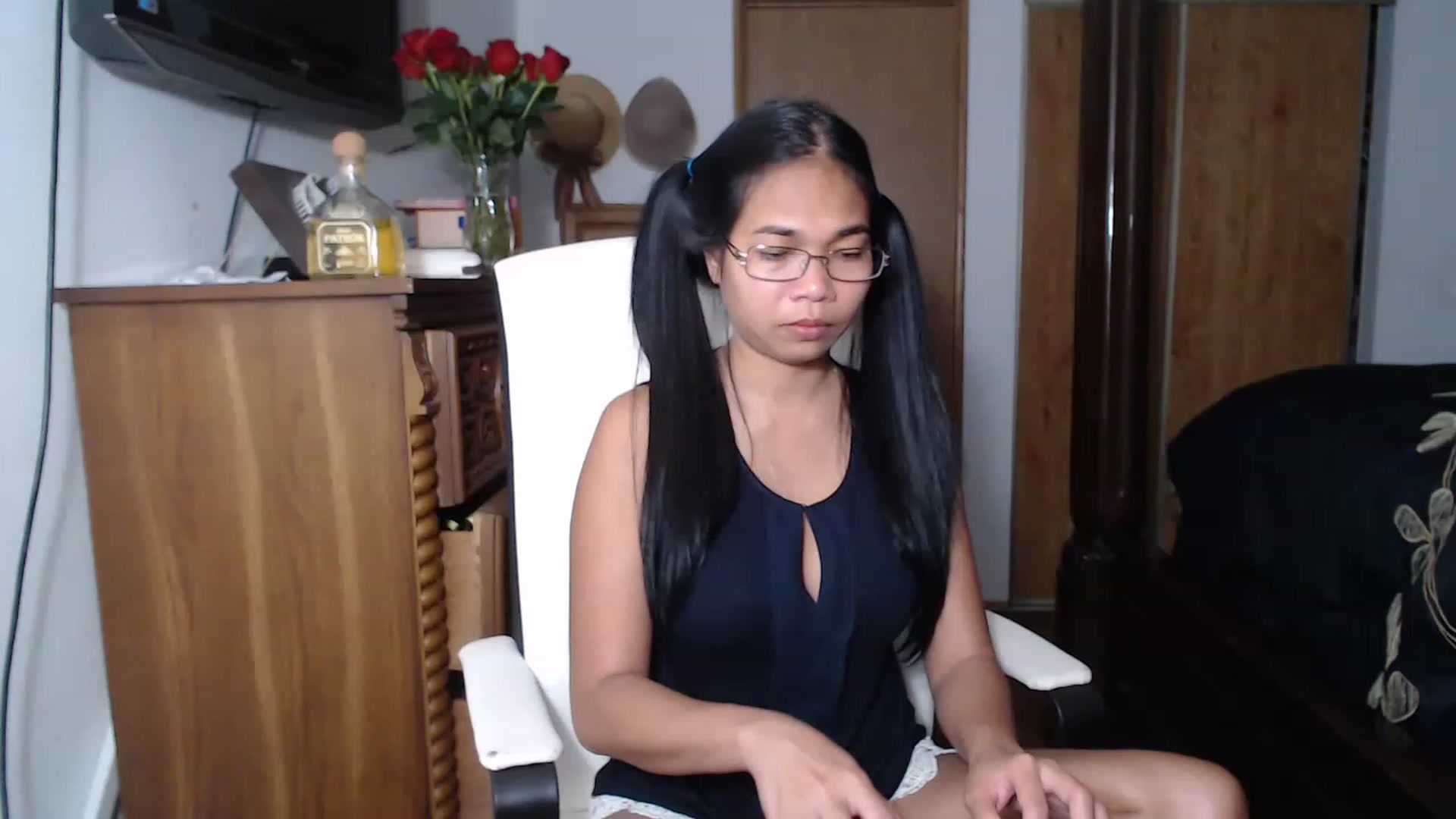 Gallery image thumbnail from Littlekai2023's myfreecams stream on, 05/14/2023, 24:32 image 3 of 20