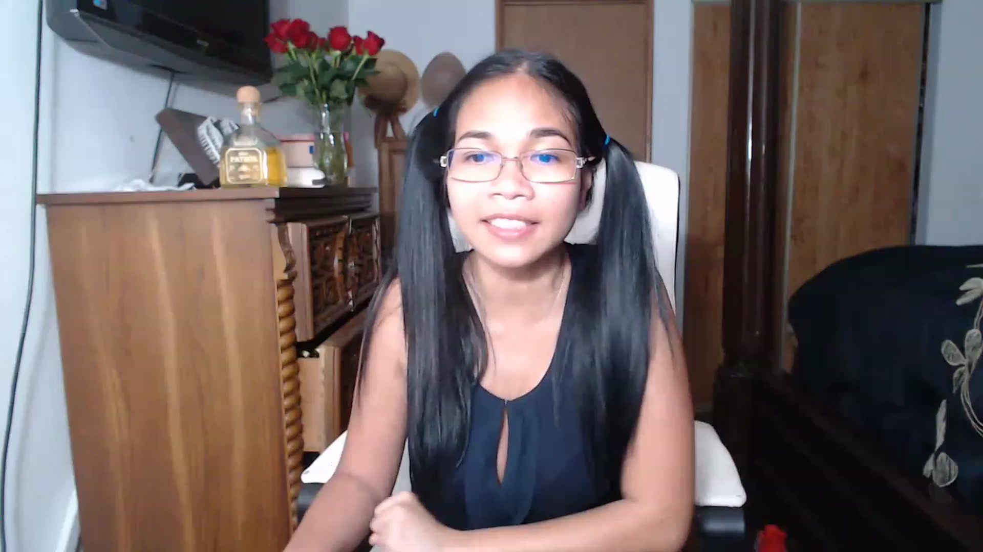 Gallery image thumbnail from Littlekai2023's myfreecams stream on, 05/14/2023, 24:32 image 6 of 20