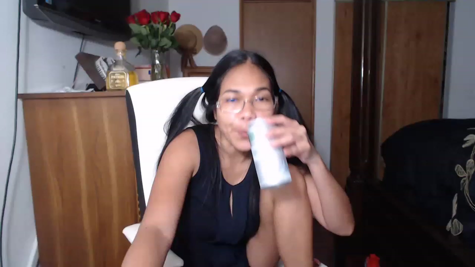 Gallery image thumbnail from Littlekai2023's myfreecams stream on, 05/14/2023, 24:32 image 18 of 20
