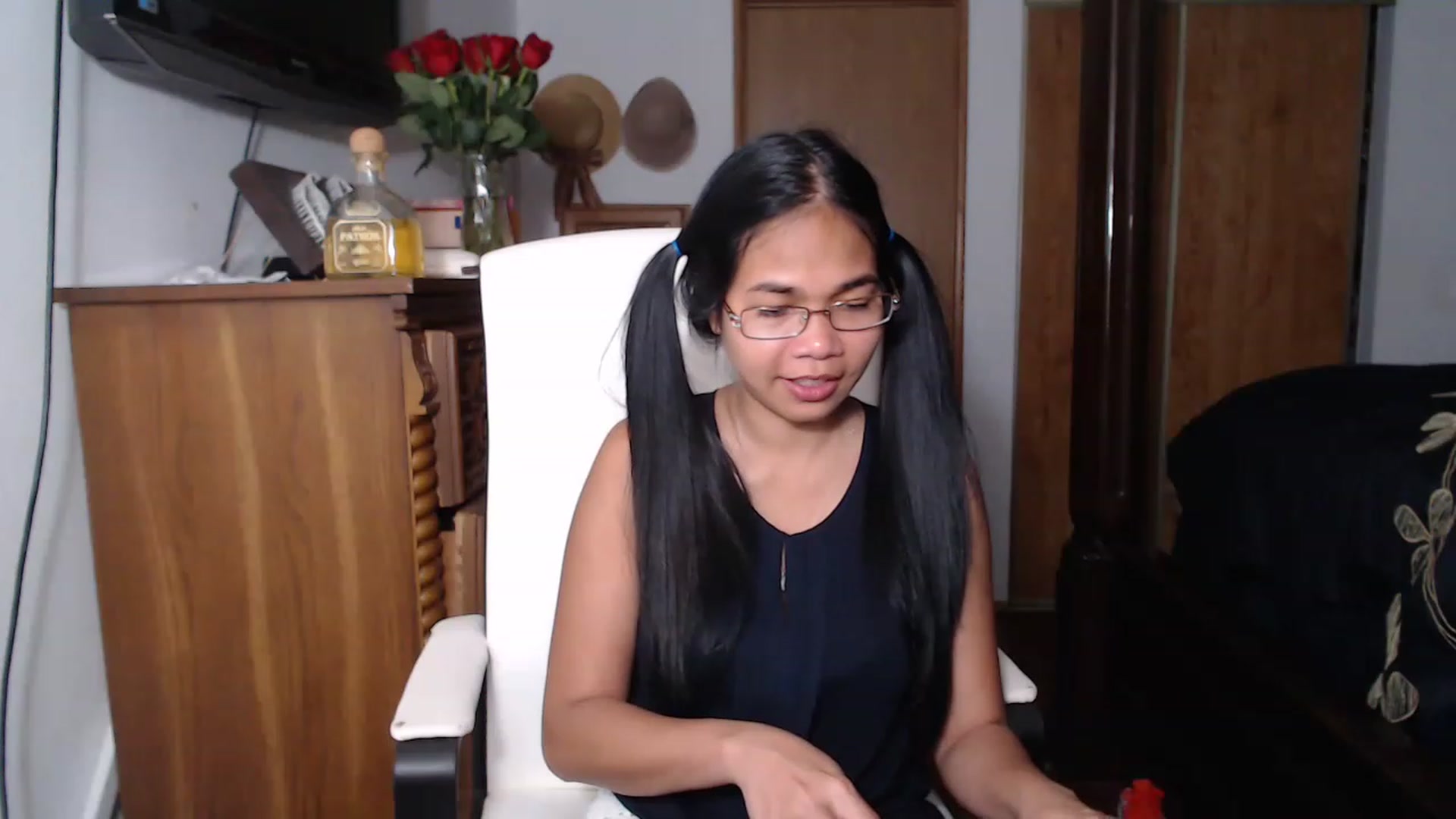 Gallery image thumbnail from Littlekai2023's myfreecams stream on, 05/14/2023, 24:32 image 11 of 20