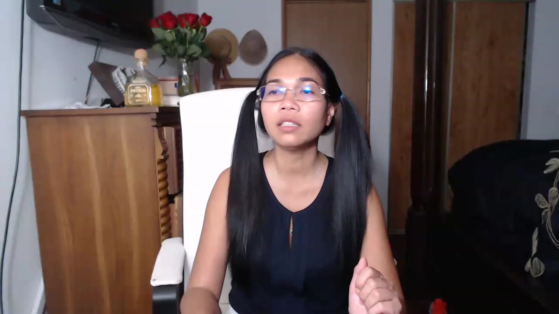 Gallery image thumbnail from Littlekai2023's myfreecams stream on, 05/14/2023, 24:32 image 10 of 20