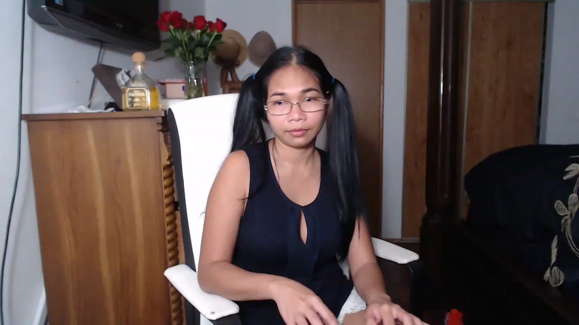 Gallery image thumbnail from Littlekai2023's myfreecams stream on, 05/14/2023, 24:32 image 1 of 20