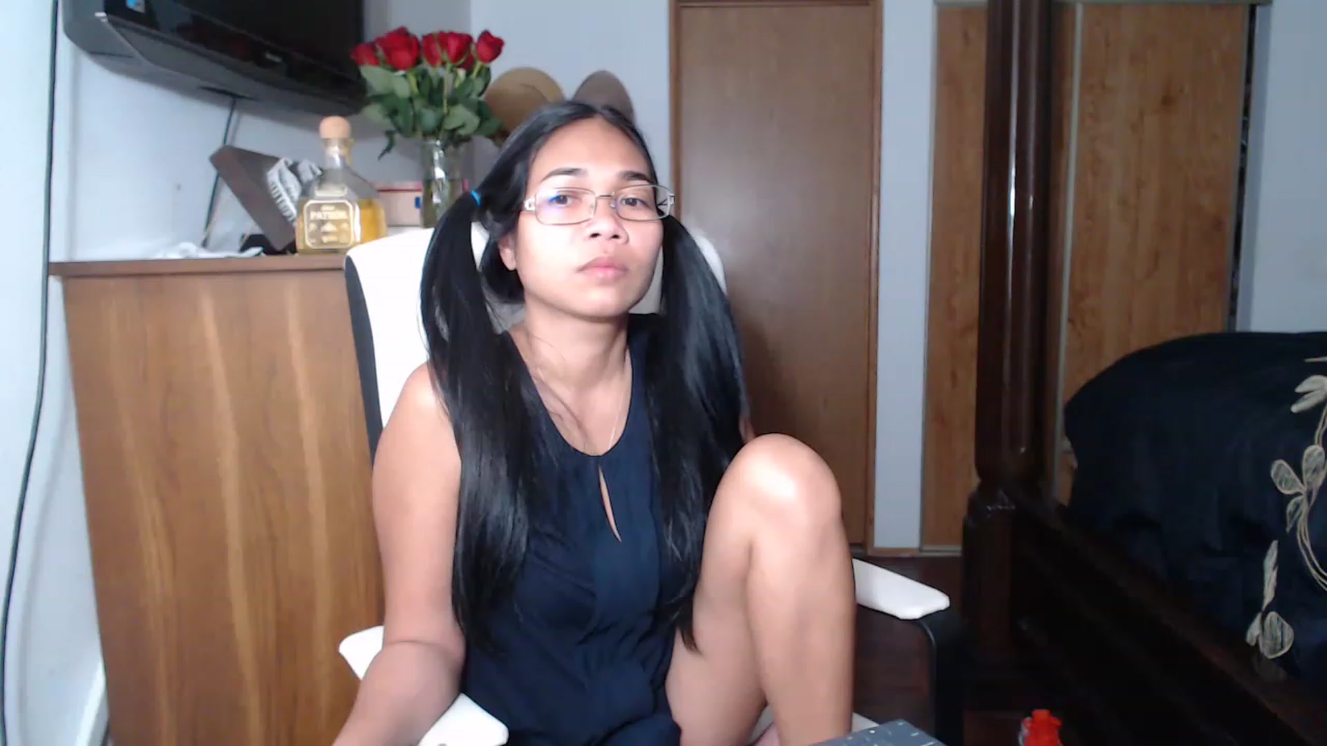 Gallery image thumbnail from Littlekai2023's myfreecams stream on, 05/14/2023, 24:32 image 17 of 20