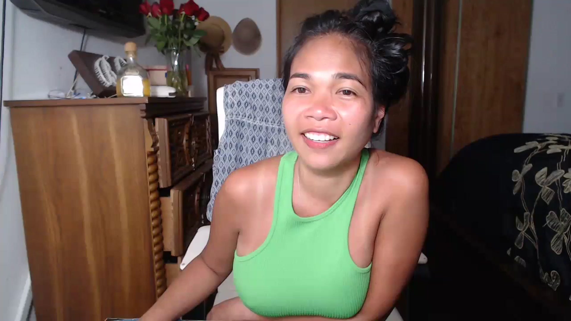 Gallery image thumbnail from Littlekai2023's myfreecams stream on, 05/16/2023, 02:10 image 16 of 20