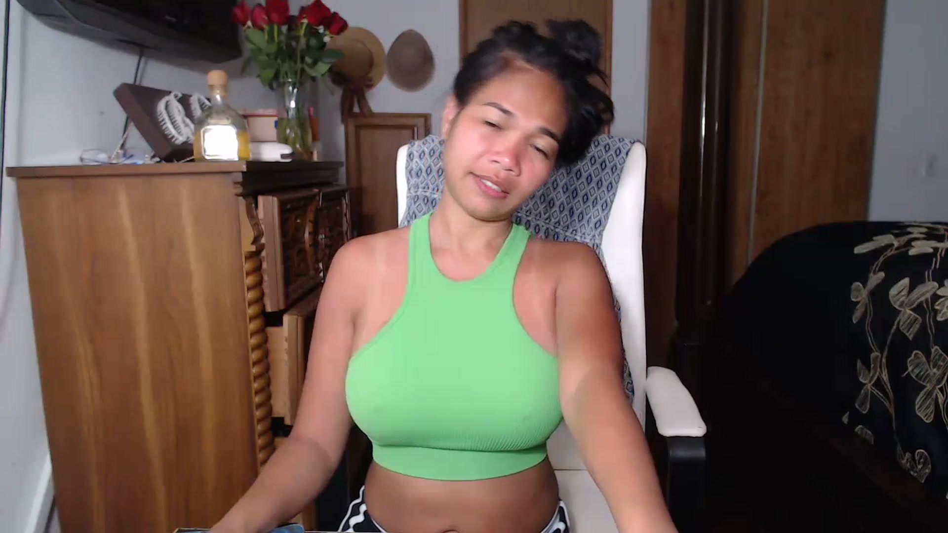 Gallery image thumbnail from Littlekai2023's myfreecams stream on, 05/16/2023, 02:10 image 15 of 20