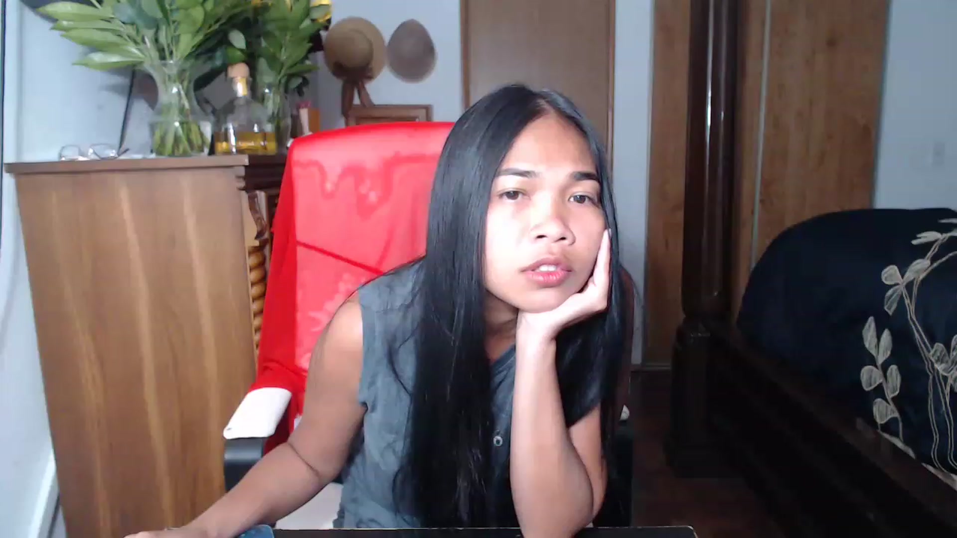 Gallery image thumbnail from Littlekai2023's myfreecams stream on, 05/18/2023, 01:15 image 15 of 20
