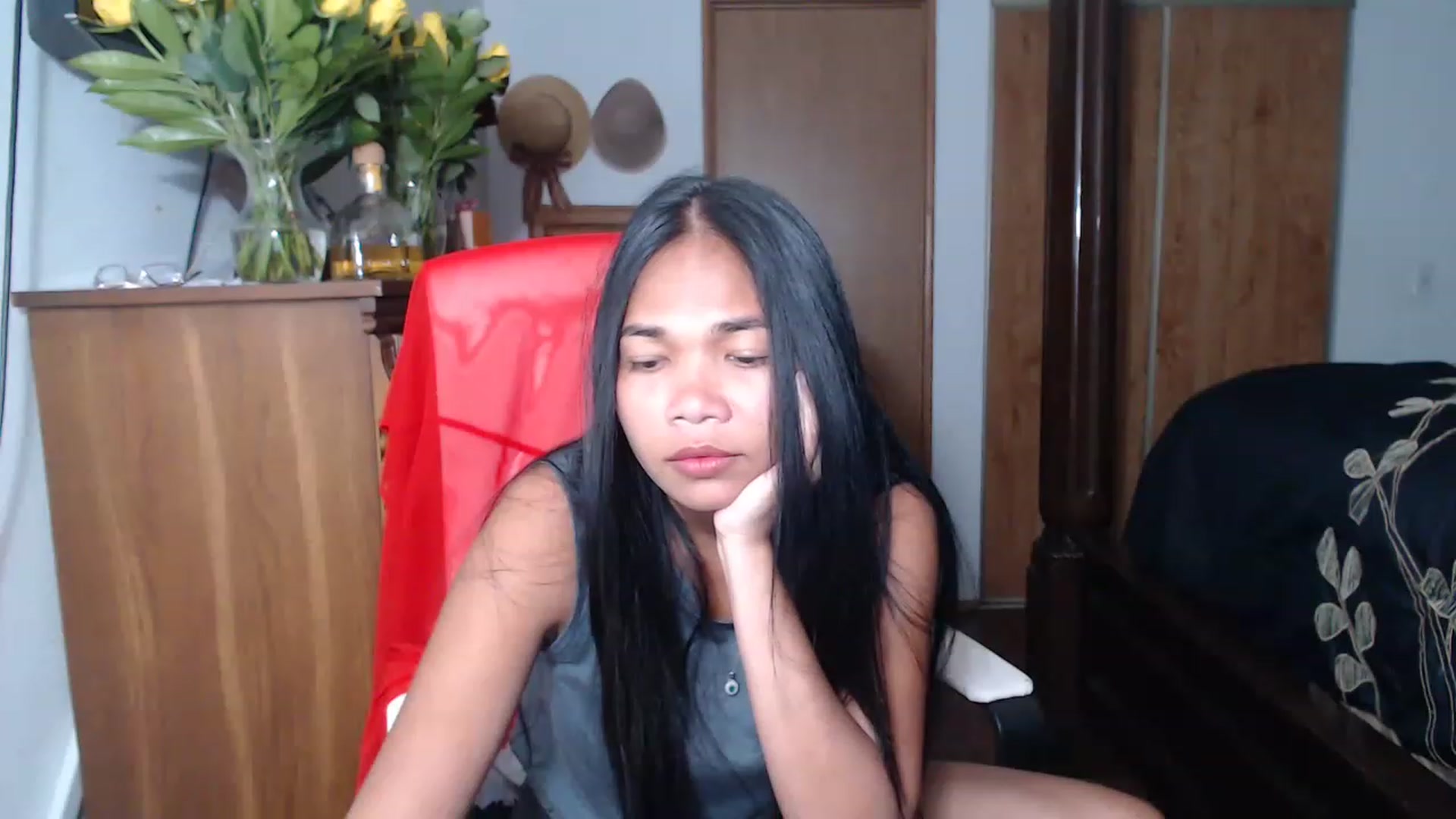 Gallery image thumbnail from Littlekai2023's myfreecams stream on, 05/18/2023, 01:15 image 12 of 20