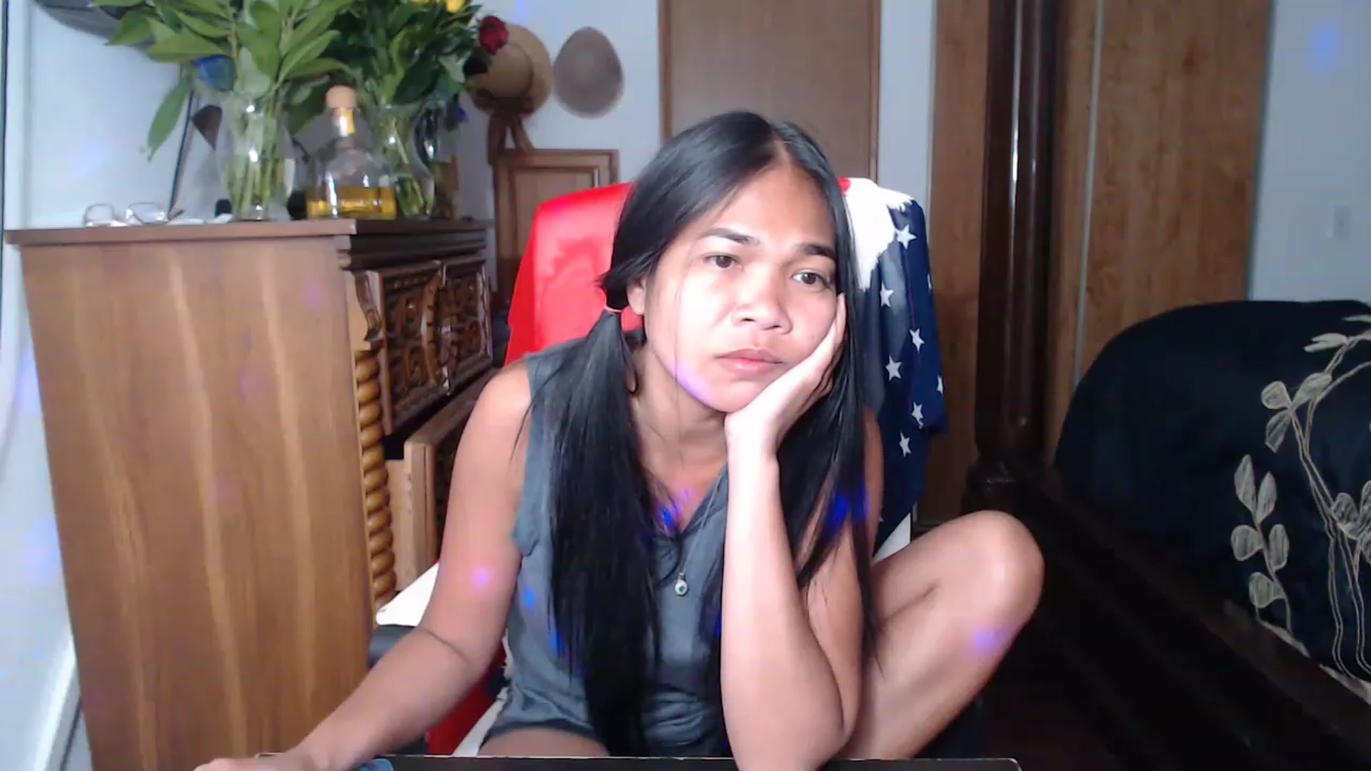 Gallery image thumbnail from Littlekai2023's myfreecams stream on, 05/18/2023, 03:47 image 14 of 20