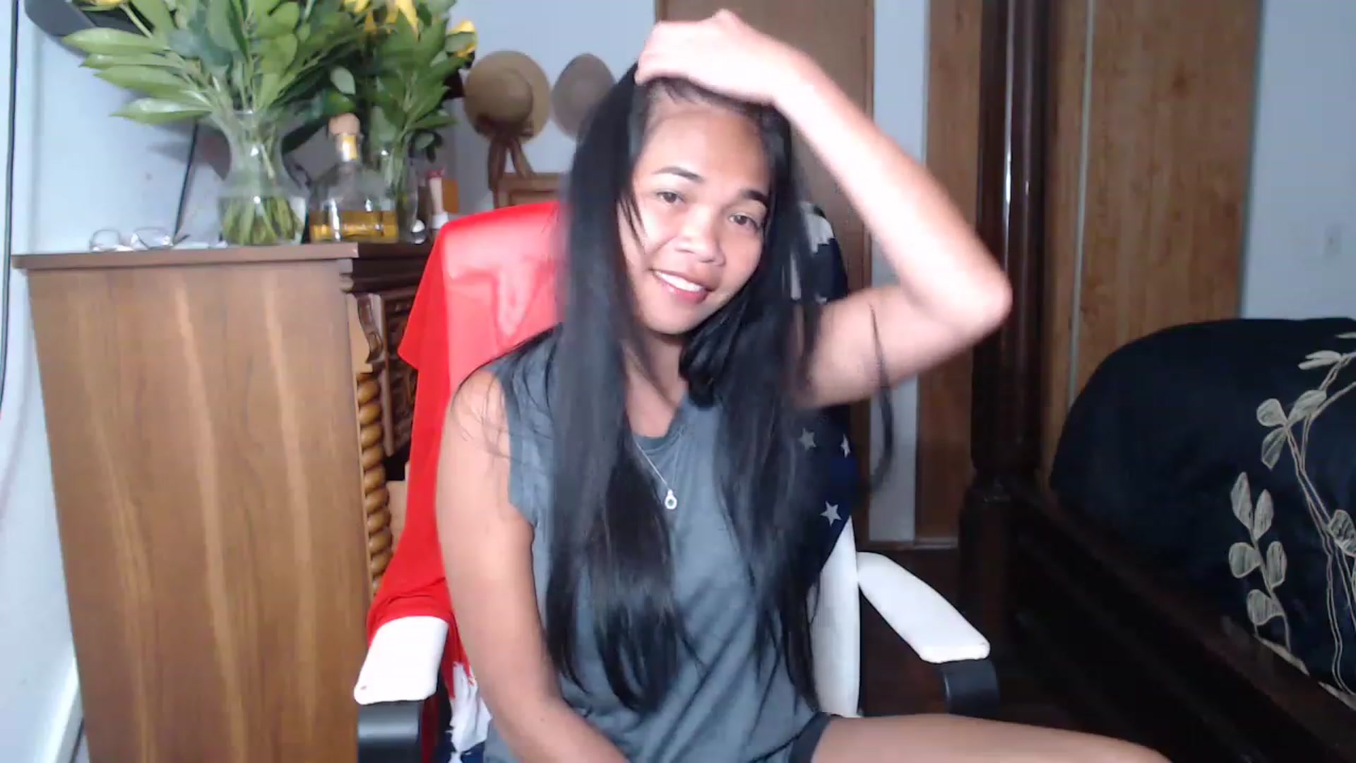 Gallery image thumbnail from Littlekai2023's myfreecams stream on, 05/18/2023, 03:47 image 3 of 20