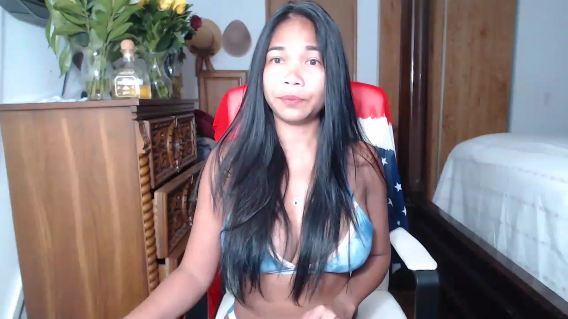 Gallery image thumbnail from Littlekai2023's myfreecams stream on, 05/19/2023, 24:00 image 14 of 20