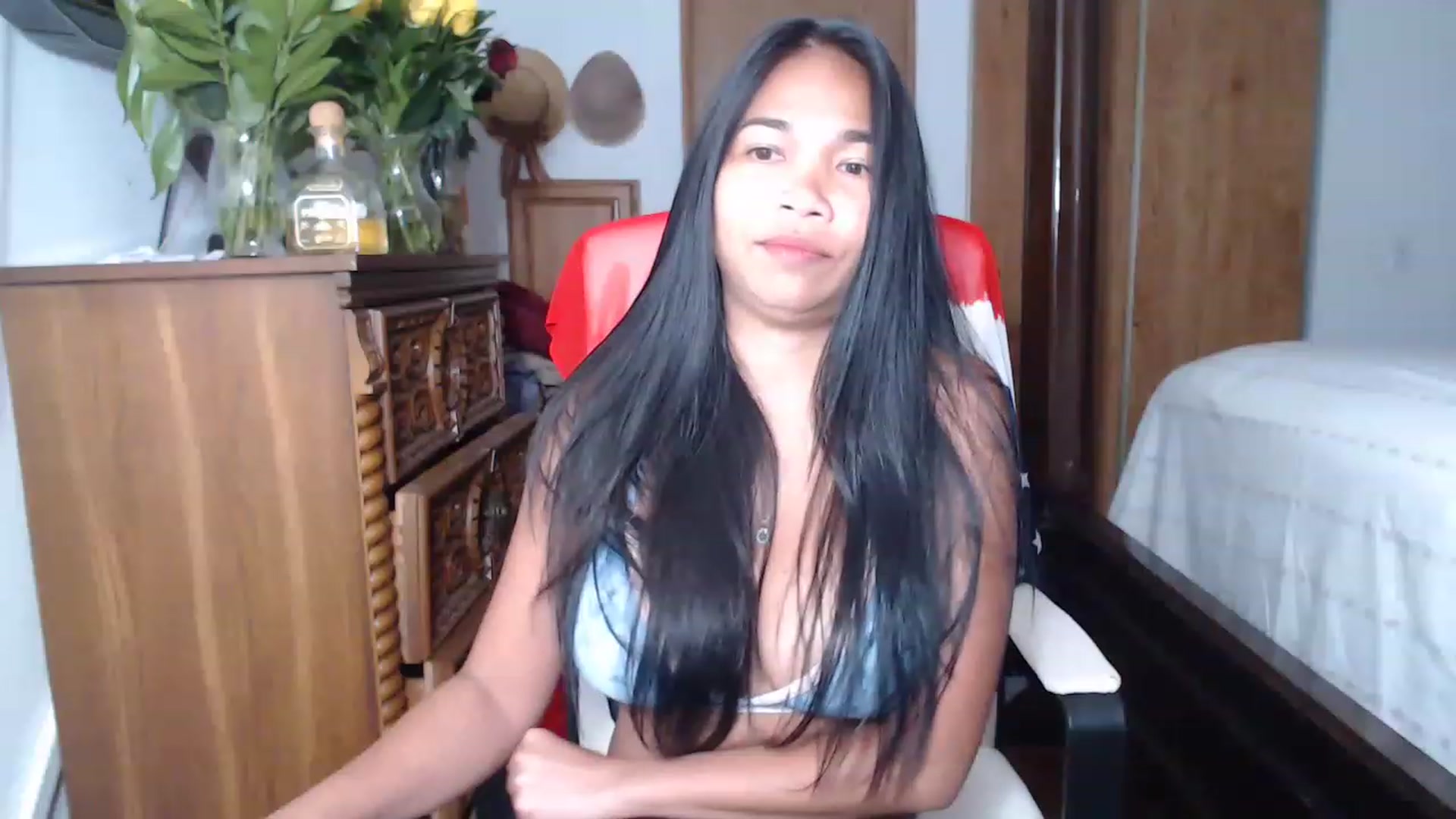 Gallery image thumbnail from Littlekai2023's myfreecams stream on, 05/19/2023, 24:00 image 15 of 20