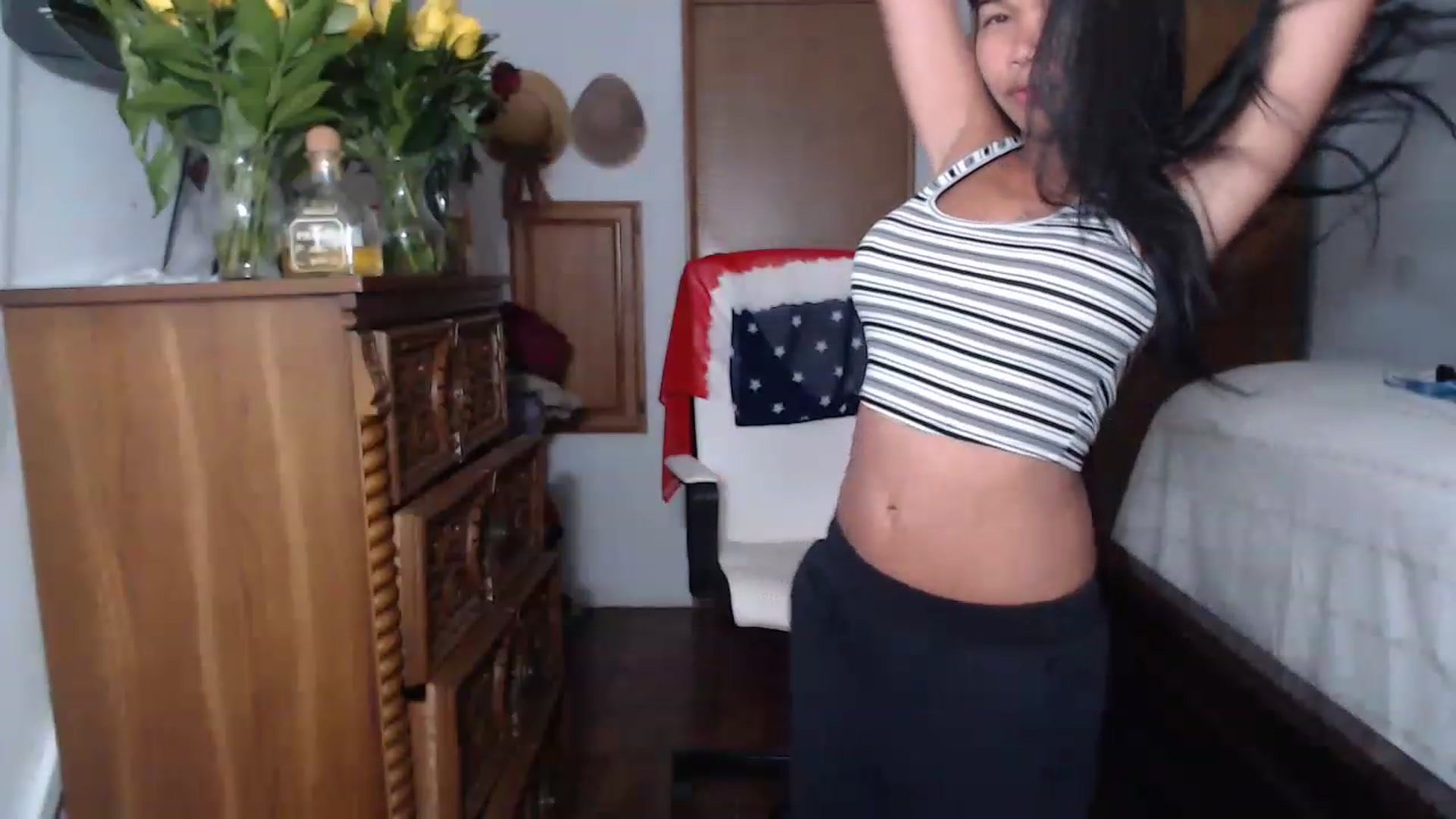 Gallery image thumbnail from Littlekai2023's myfreecams stream on, 05/19/2023, 04:44 image 14 of 20