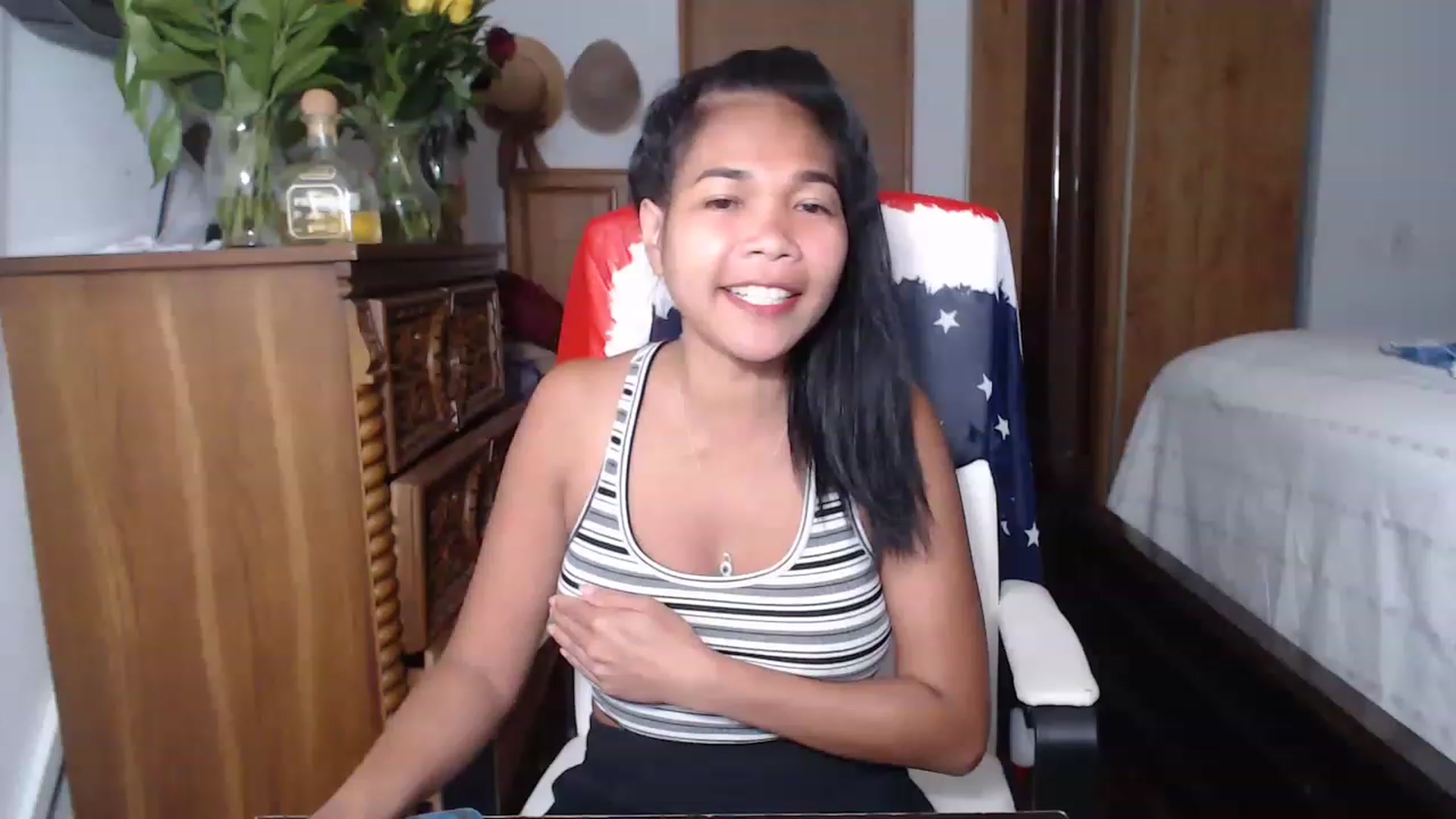 Gallery image thumbnail from Littlekai2023's myfreecams stream on, 05/19/2023, 04:44 image 4 of 20