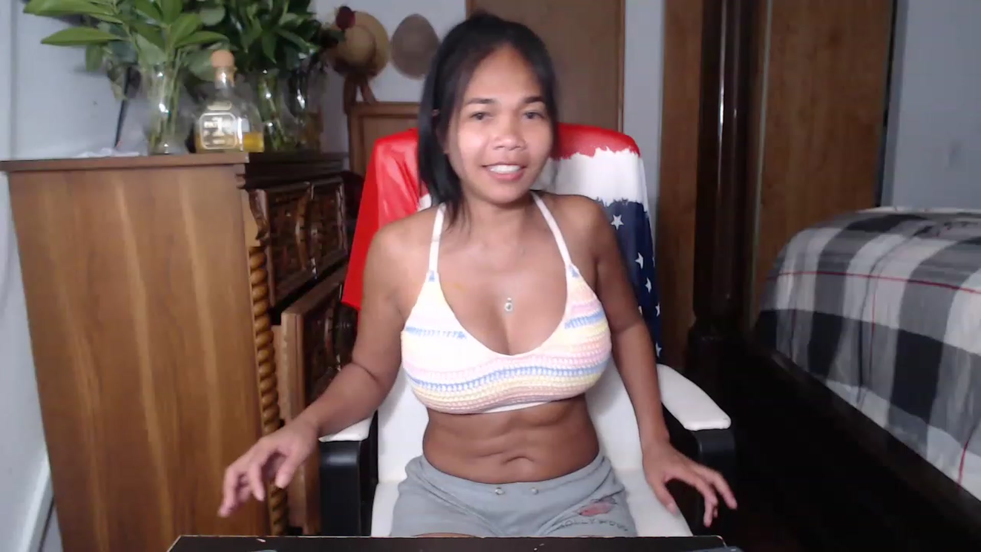 Gallery image thumbnail from Littlekai2023's myfreecams stream on, 05/20/2023, 24:21 image 19 of 20