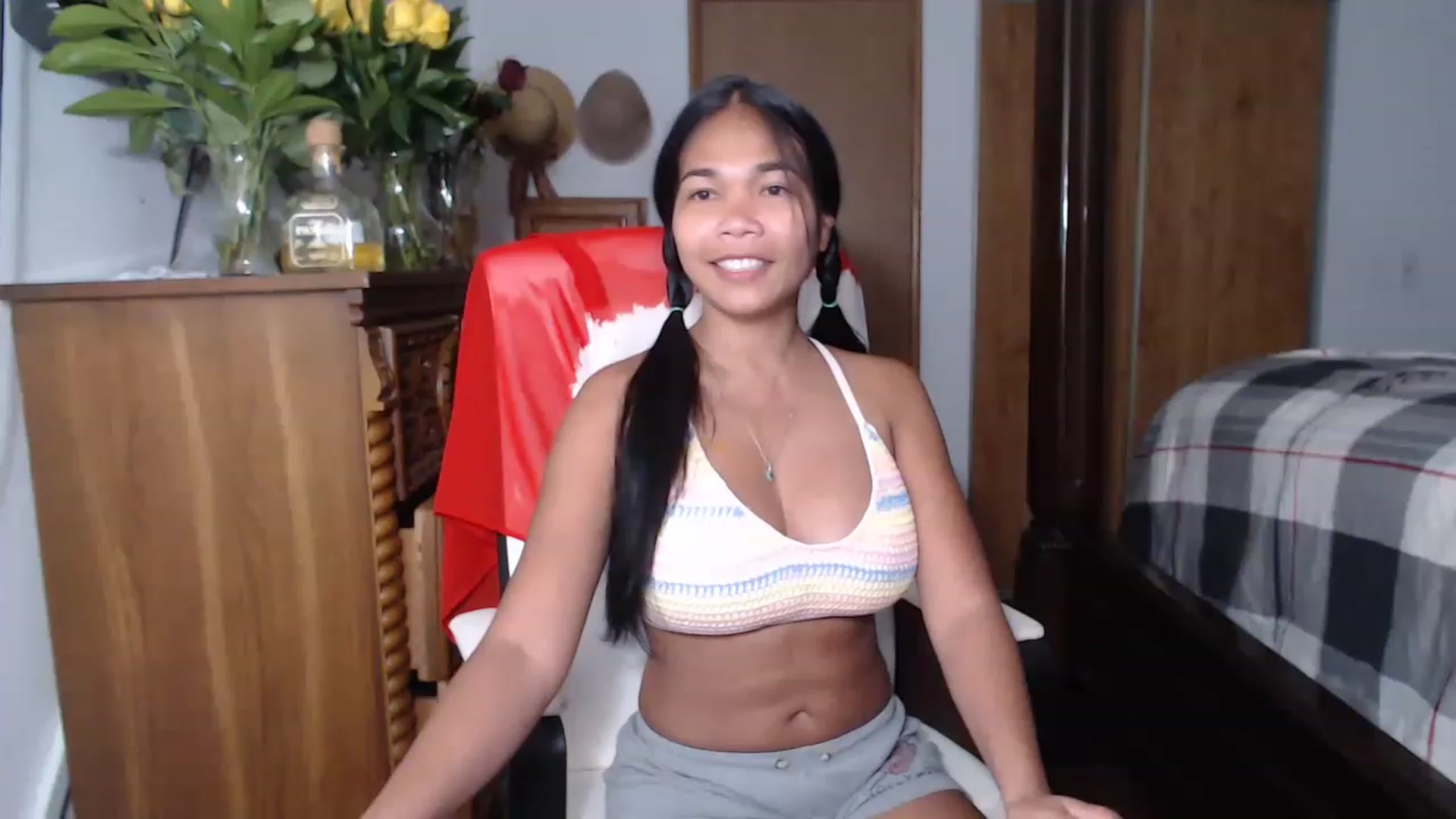 Gallery image thumbnail from Littlekai2023's myfreecams stream on, 05/20/2023, 01:01 image 19 of 20