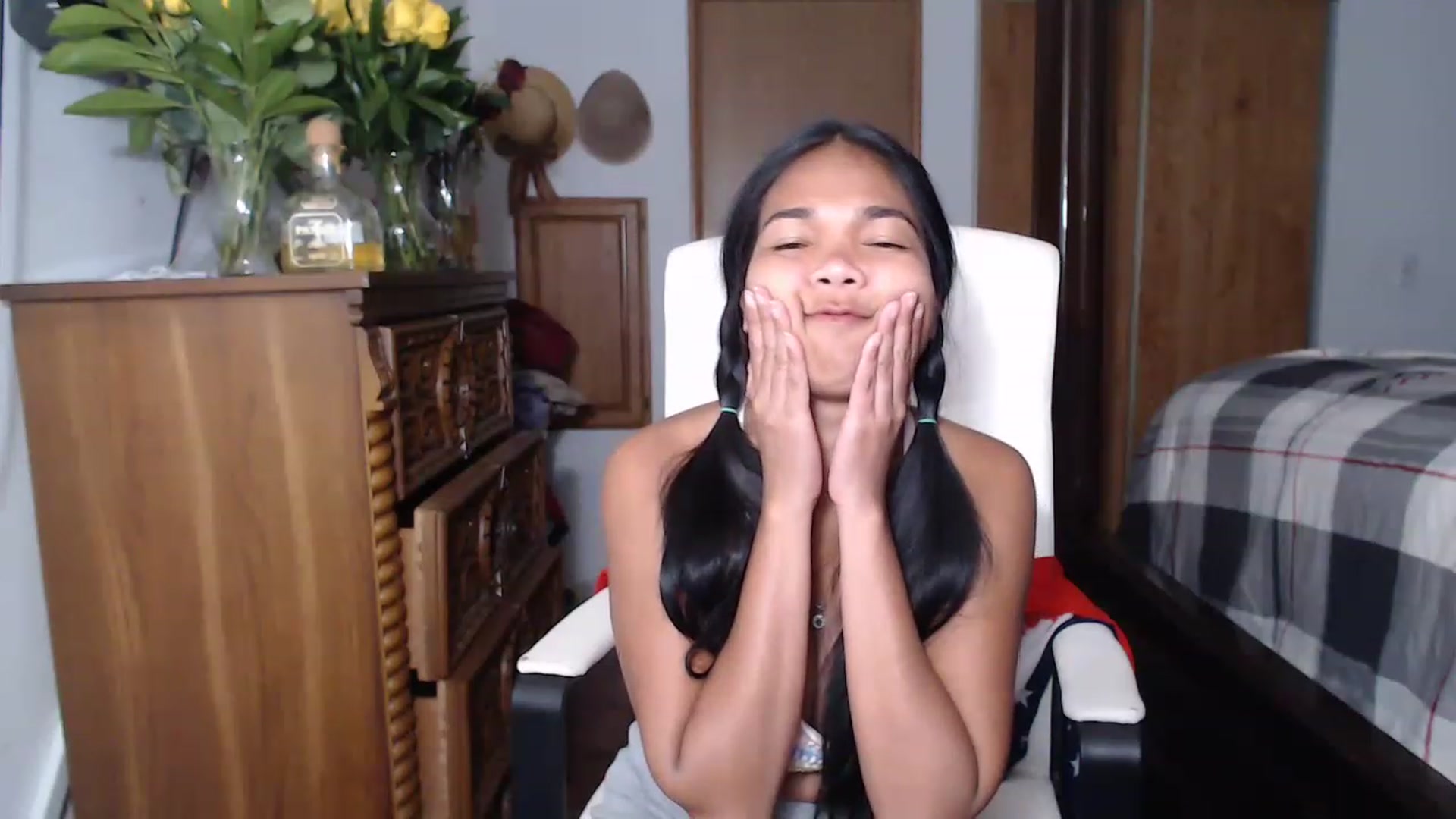 Gallery image thumbnail from Littlekai2023's myfreecams stream on, 05/20/2023, 04:00 image 8 of 20