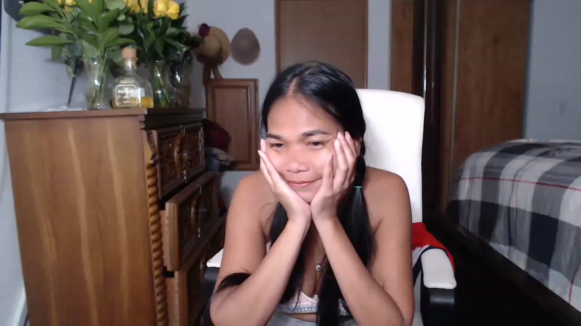 Gallery image thumbnail from Littlekai2023's myfreecams stream on, 05/20/2023, 04:00 image 7 of 20