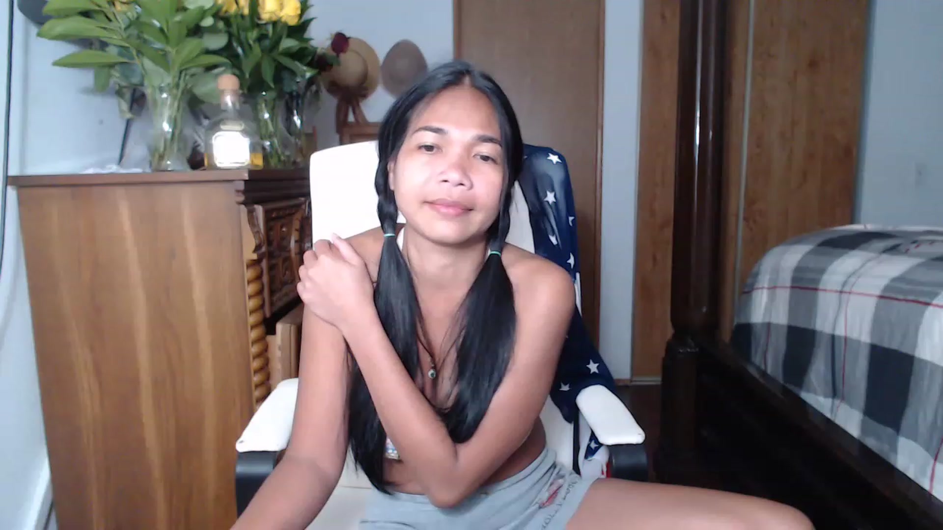 Gallery image thumbnail from Littlekai2023's myfreecams stream on, 05/20/2023, 04:00 image 13 of 20