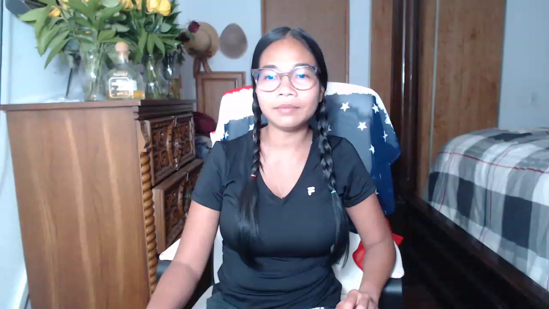 Gallery image thumbnail from Littlekai2023's myfreecams stream on, 05/21/2023, 24:01 image 5 of 20