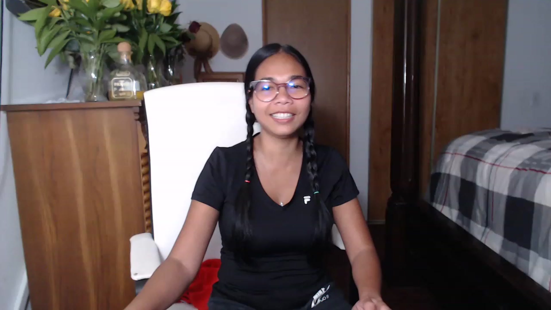 Gallery image thumbnail from Littlekai2023's myfreecams stream on, 05/21/2023, 24:01 image 2 of 20