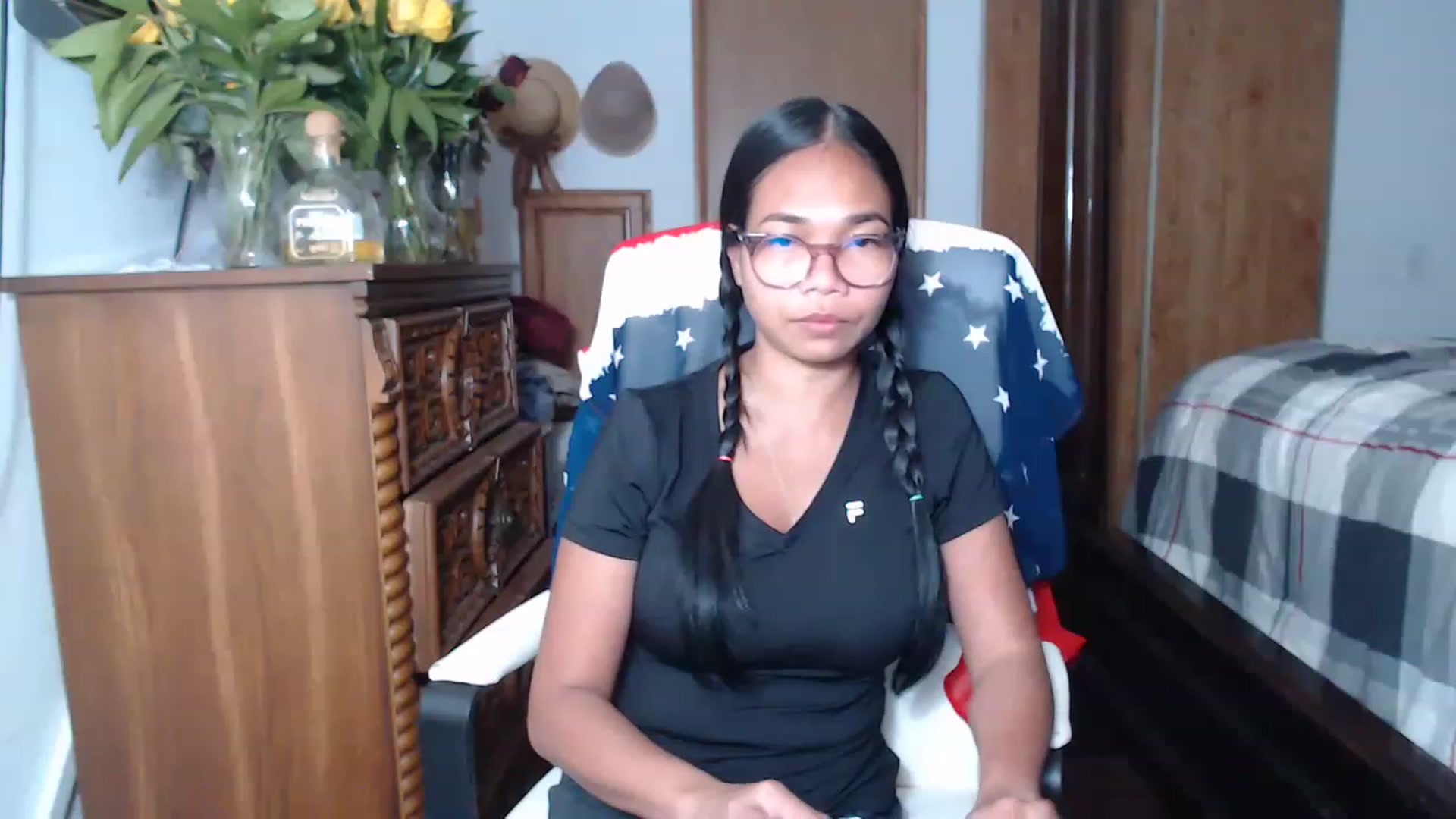 Gallery image thumbnail from Littlekai2023's myfreecams stream on, 05/21/2023, 24:01 image 7 of 20