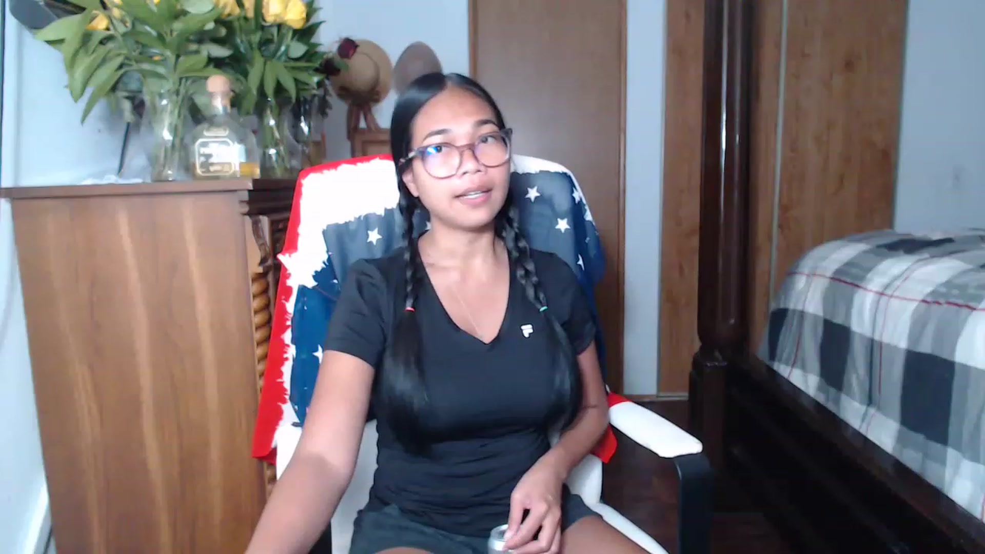 Gallery image thumbnail from Littlekai2023's myfreecams stream on, 05/21/2023, 24:01 image 11 of 20