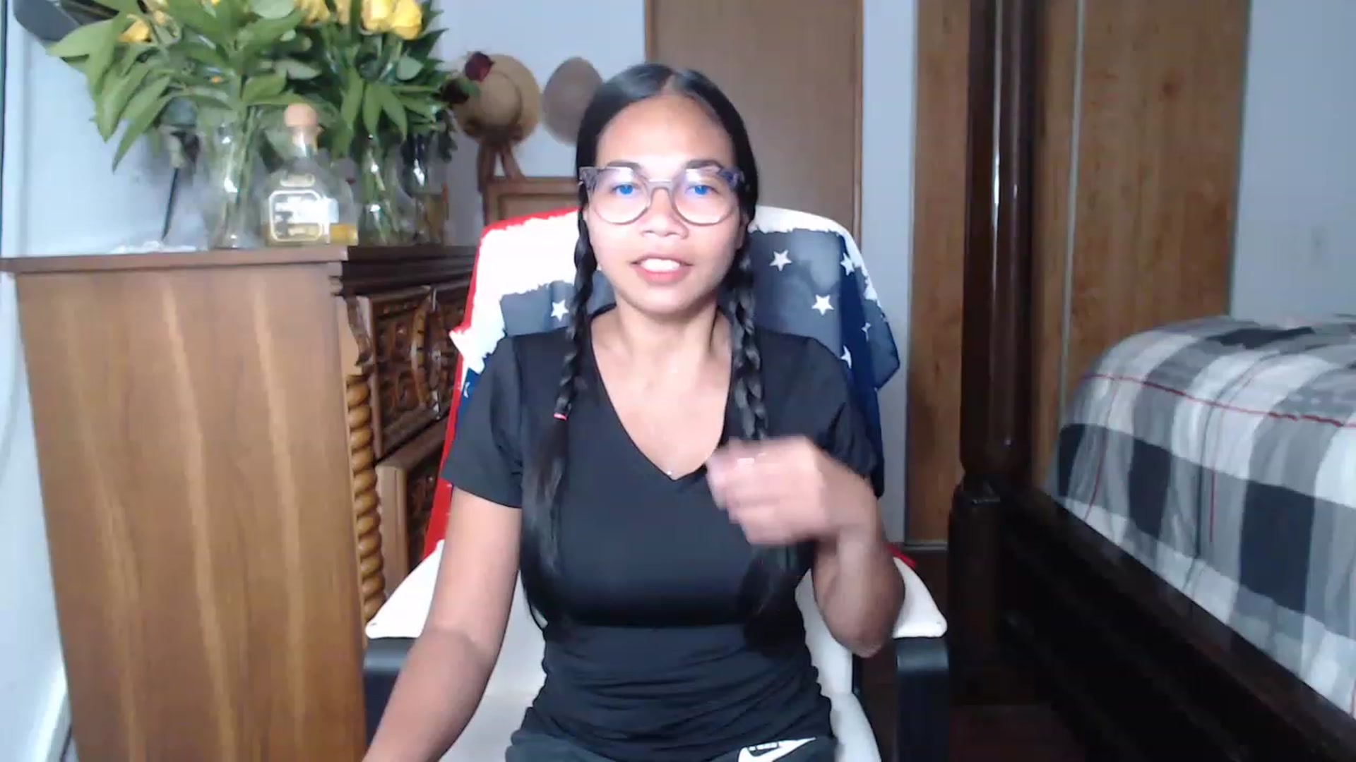 Gallery image thumbnail from Littlekai2023's myfreecams stream on, 05/21/2023, 24:01 image 13 of 20