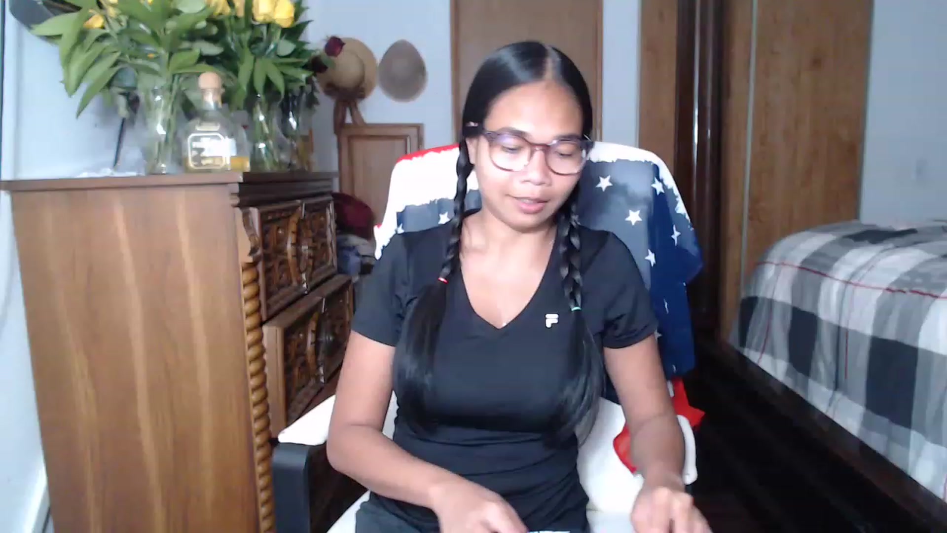 Gallery image thumbnail from Littlekai2023's myfreecams stream on, 05/21/2023, 24:01 image 3 of 20