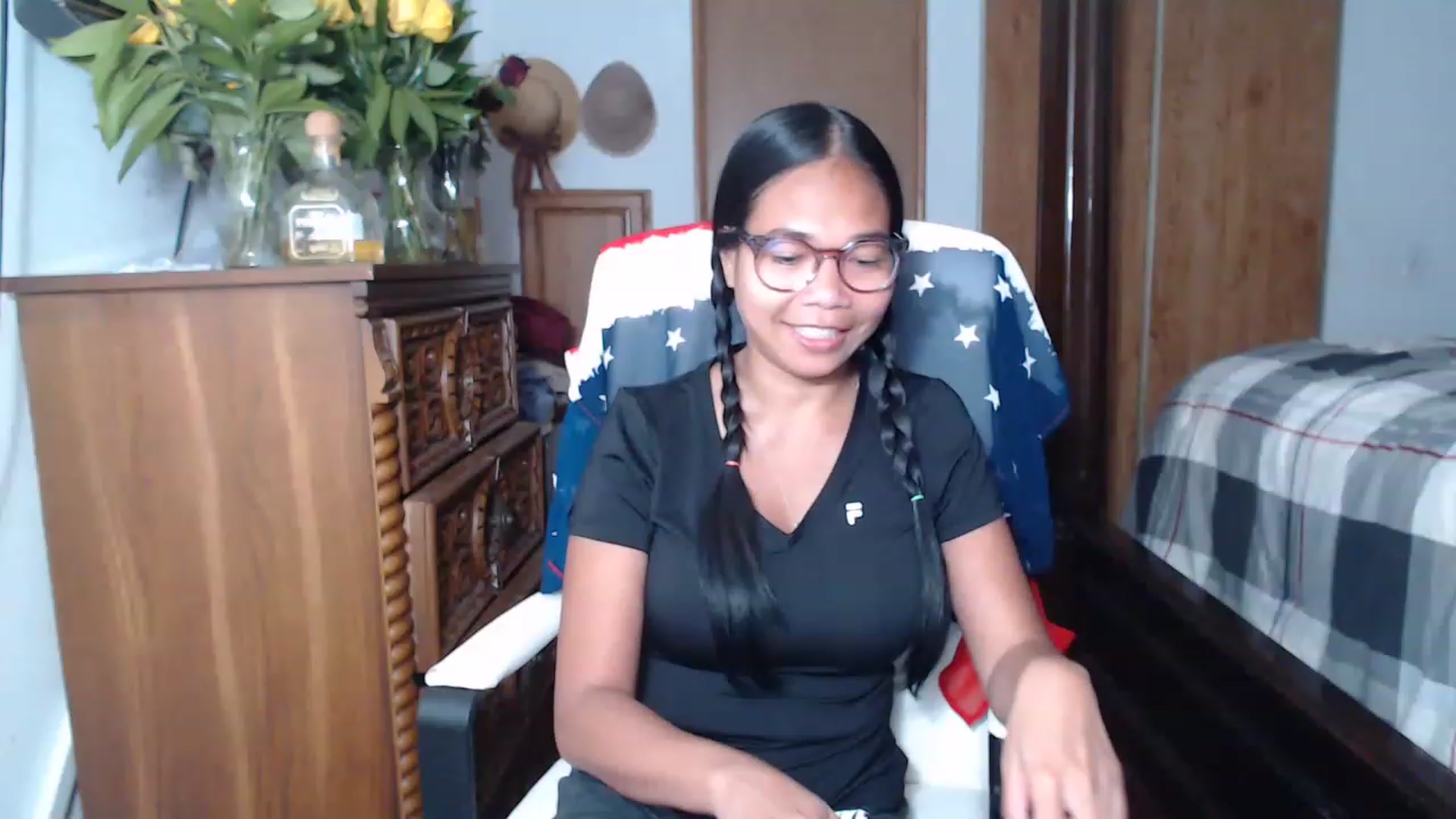 Gallery image thumbnail from Littlekai2023's myfreecams stream on, 05/21/2023, 24:01 image 6 of 20