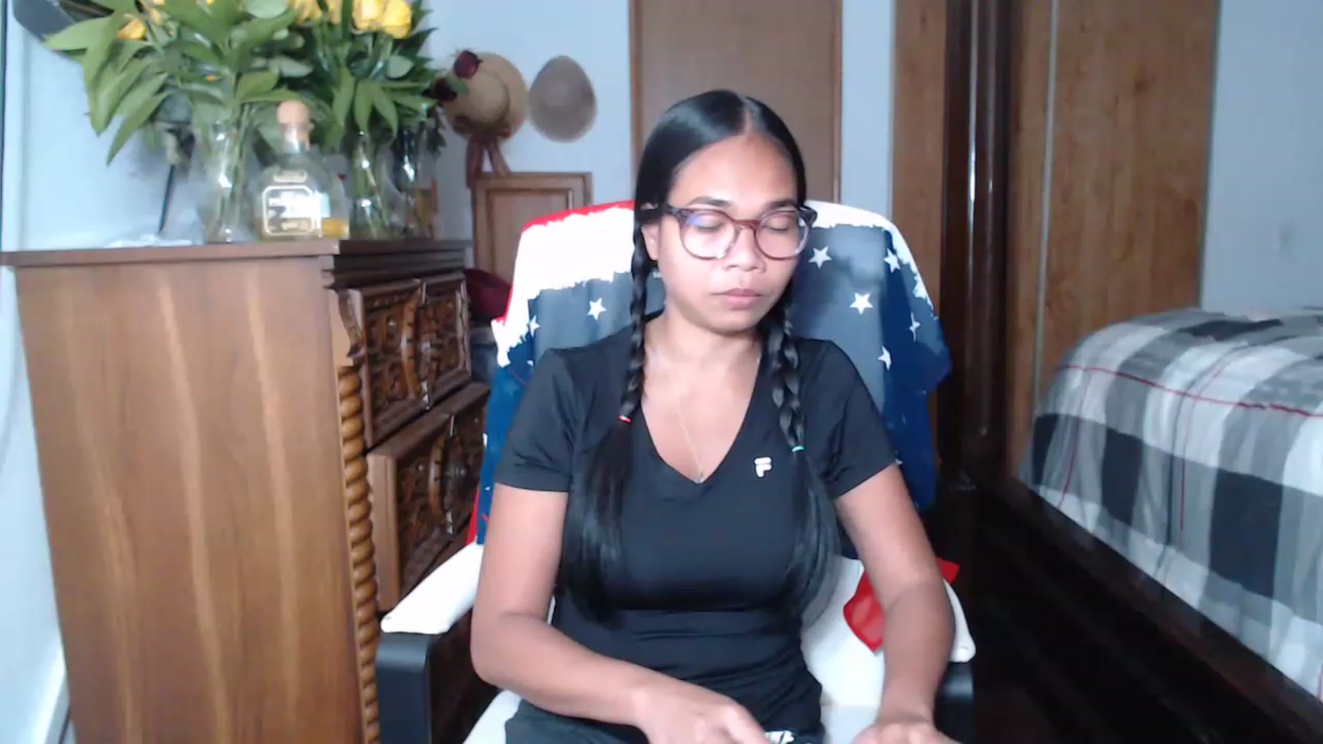 Gallery image thumbnail from Littlekai2023's myfreecams stream on, 05/21/2023, 24:01 image 4 of 20