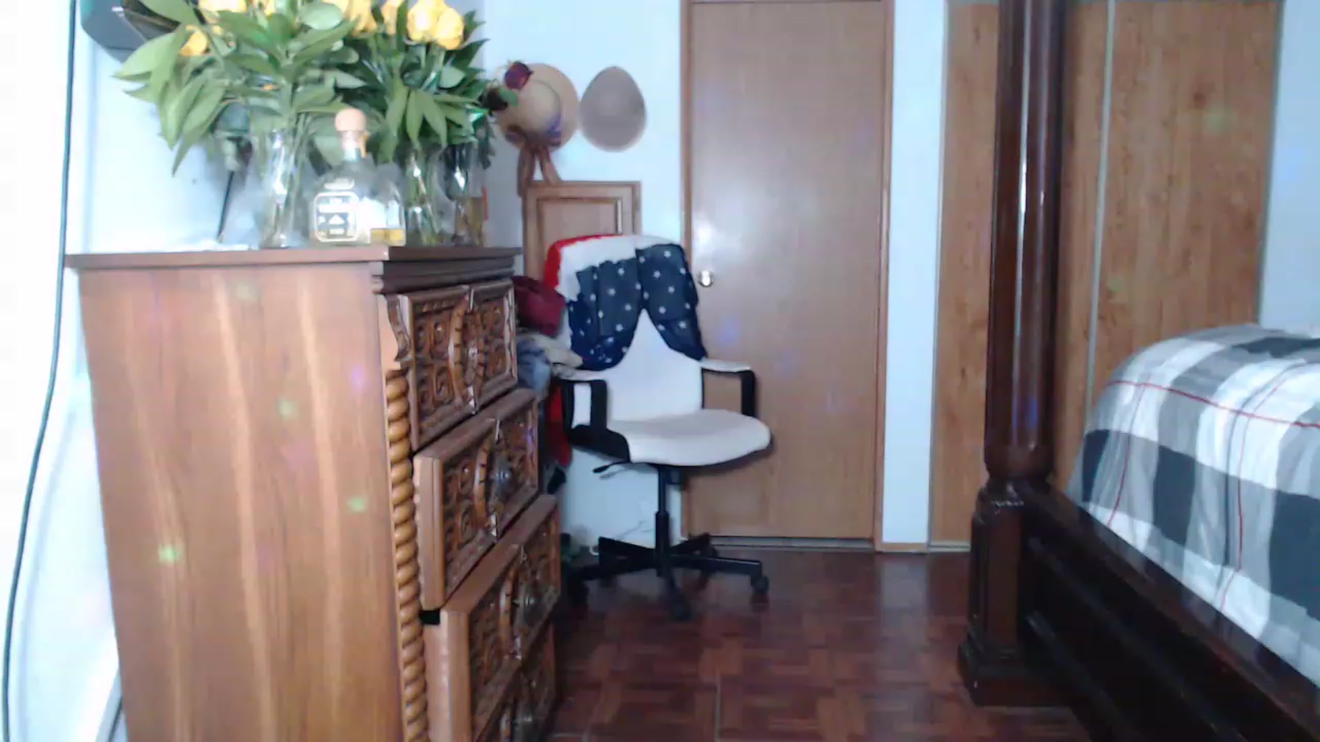 Gallery image thumbnail from Littlekai2023's myfreecams stream on, 05/21/2023, 02:49 image 3 of 20