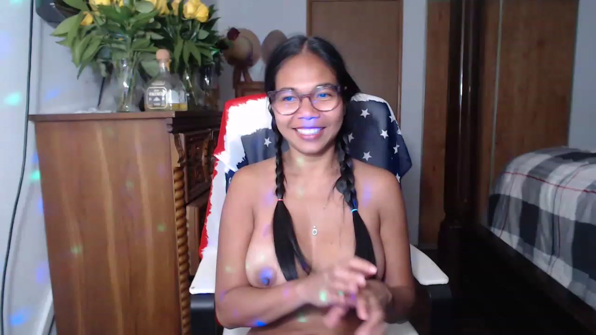 Gallery image thumbnail from Littlekai2023's myfreecams stream on, 05/21/2023, 02:49 image 4 of 20