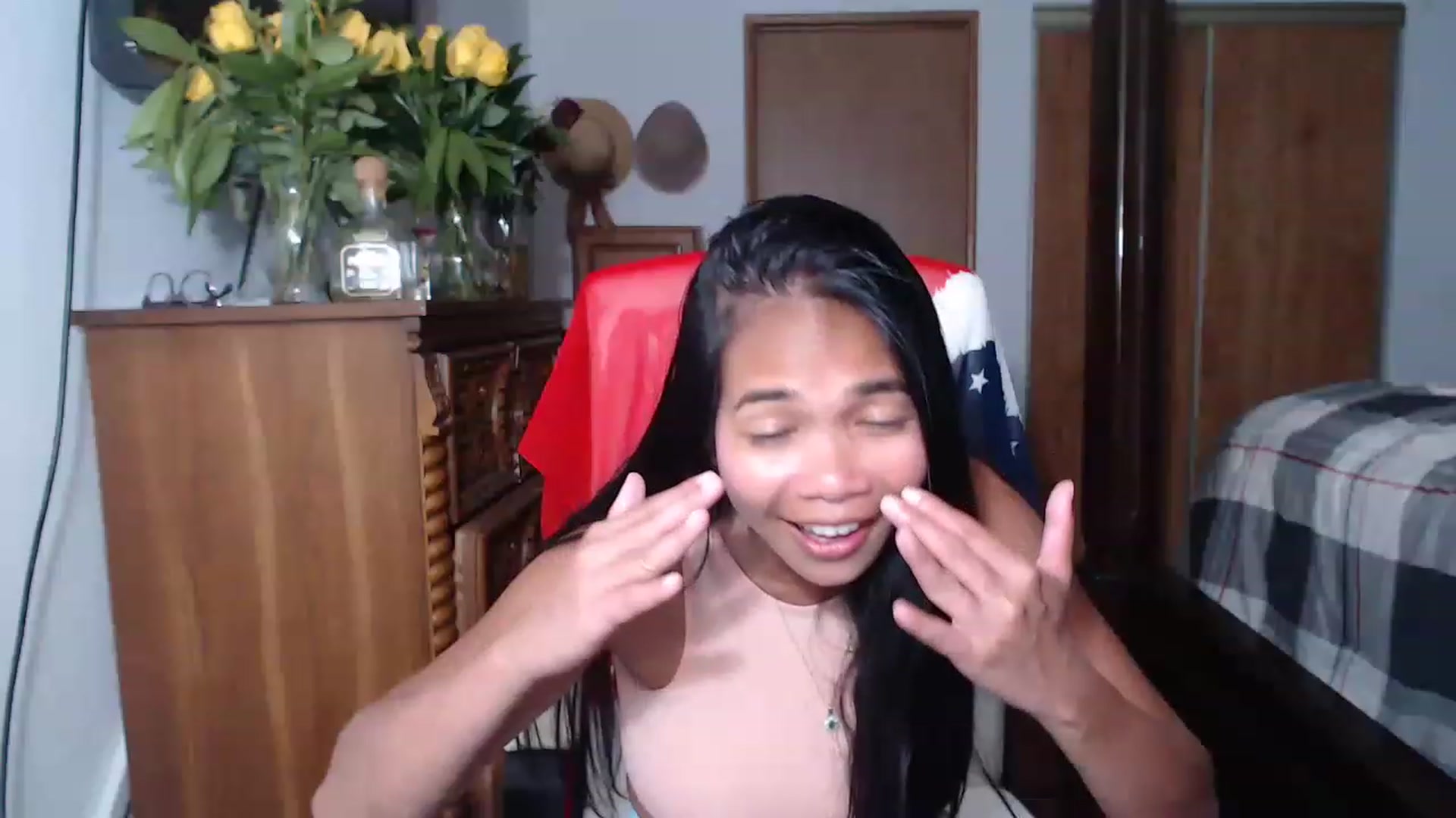 Gallery image thumbnail from Littlekai2023's myfreecams stream on, 05/21/2023, 03:54 image 4 of 20