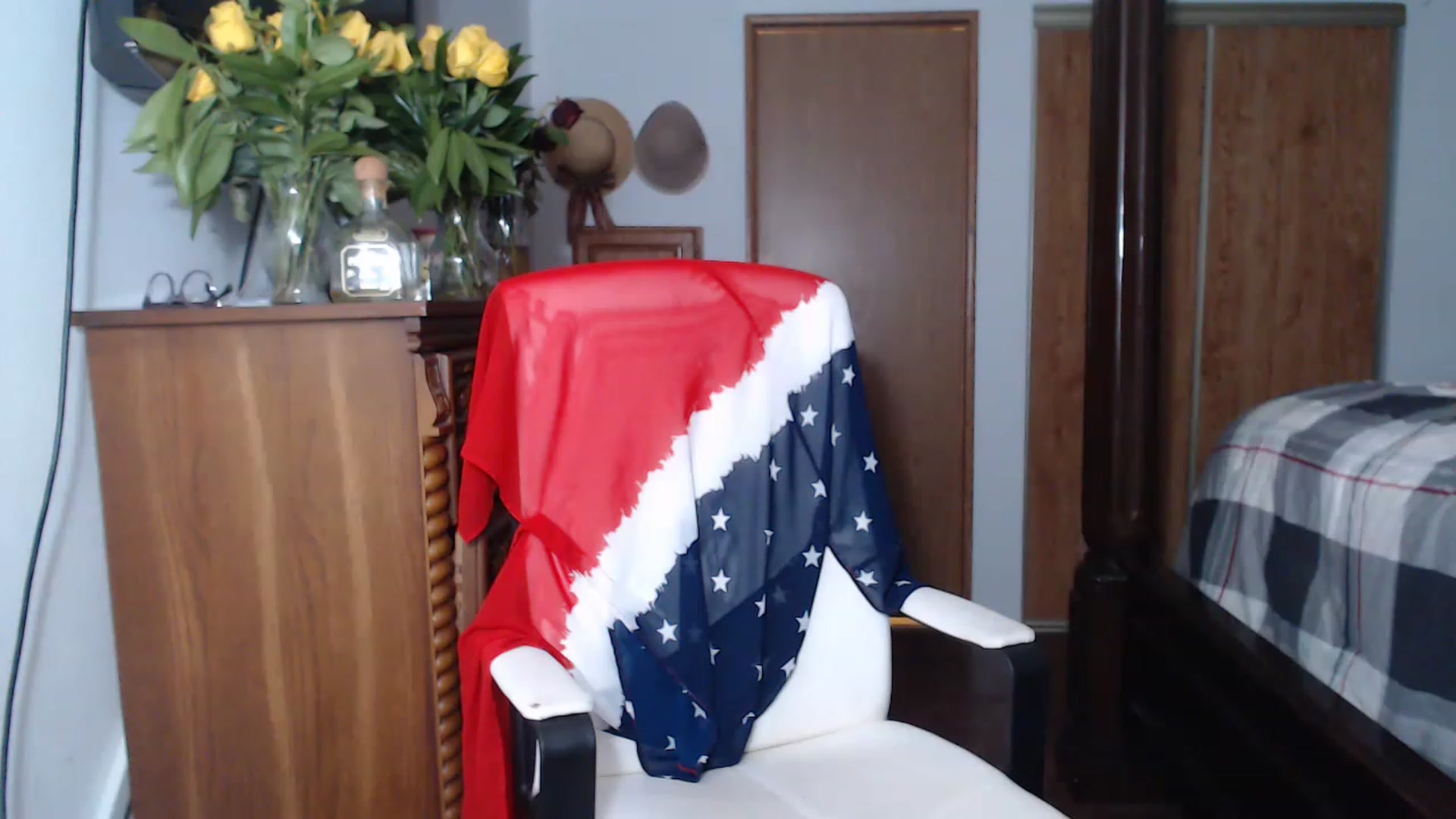 Gallery image thumbnail from Littlekai2023's myfreecams stream on, 05/21/2023, 03:54 image 14 of 20