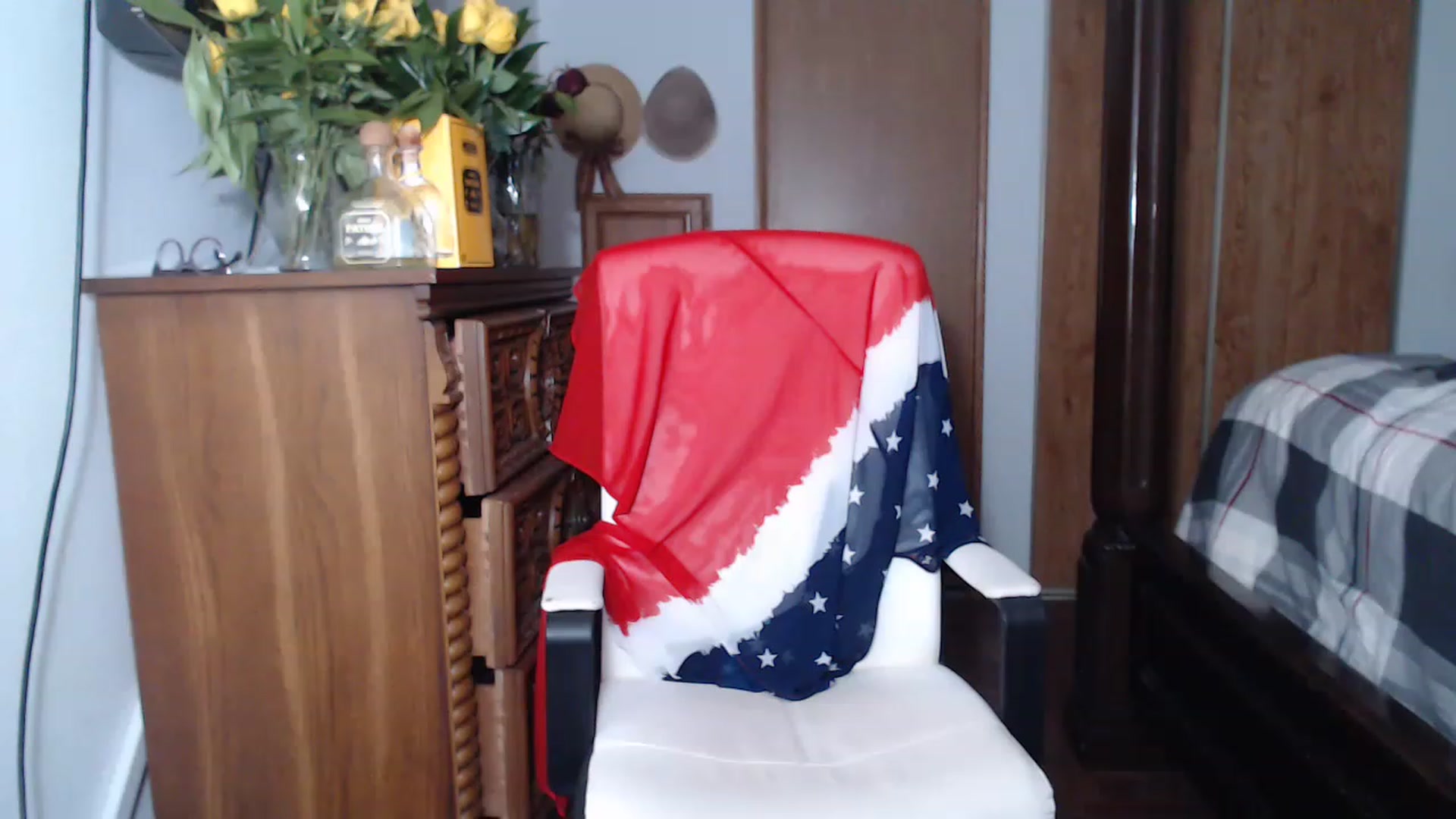 Gallery image thumbnail from Littlekai2023's myfreecams stream on, 05/21/2023, 22:37 image 16 of 20