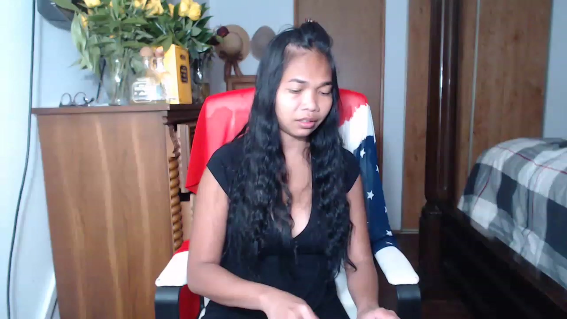 Gallery image thumbnail from Littlekai2023's myfreecams stream on, 05/21/2023, 22:37 image 8 of 20